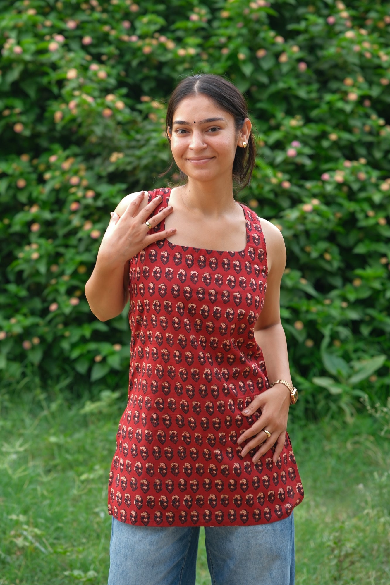 Buti Printed Cotton Open Back Sleeveless Kurti (Brick Red)