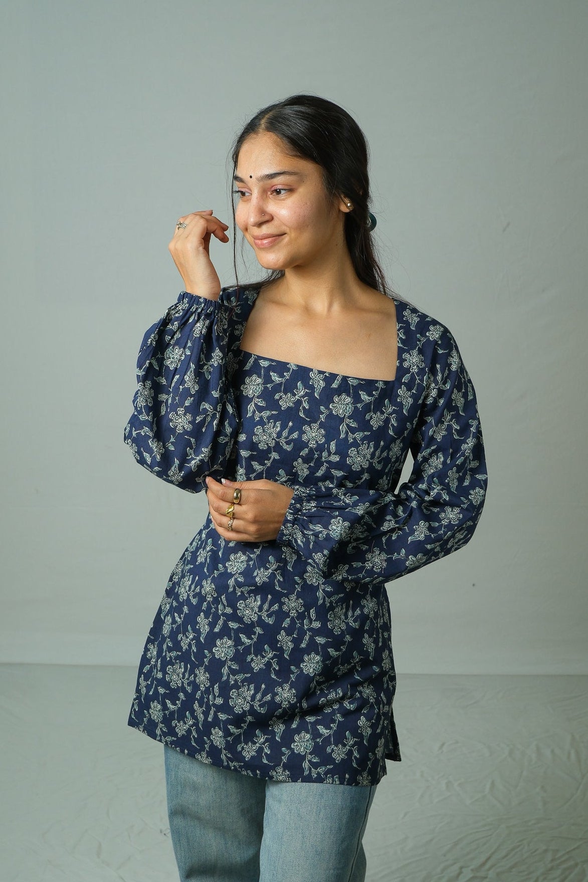 Zoya – Open Back Floral Kurti (Navy)