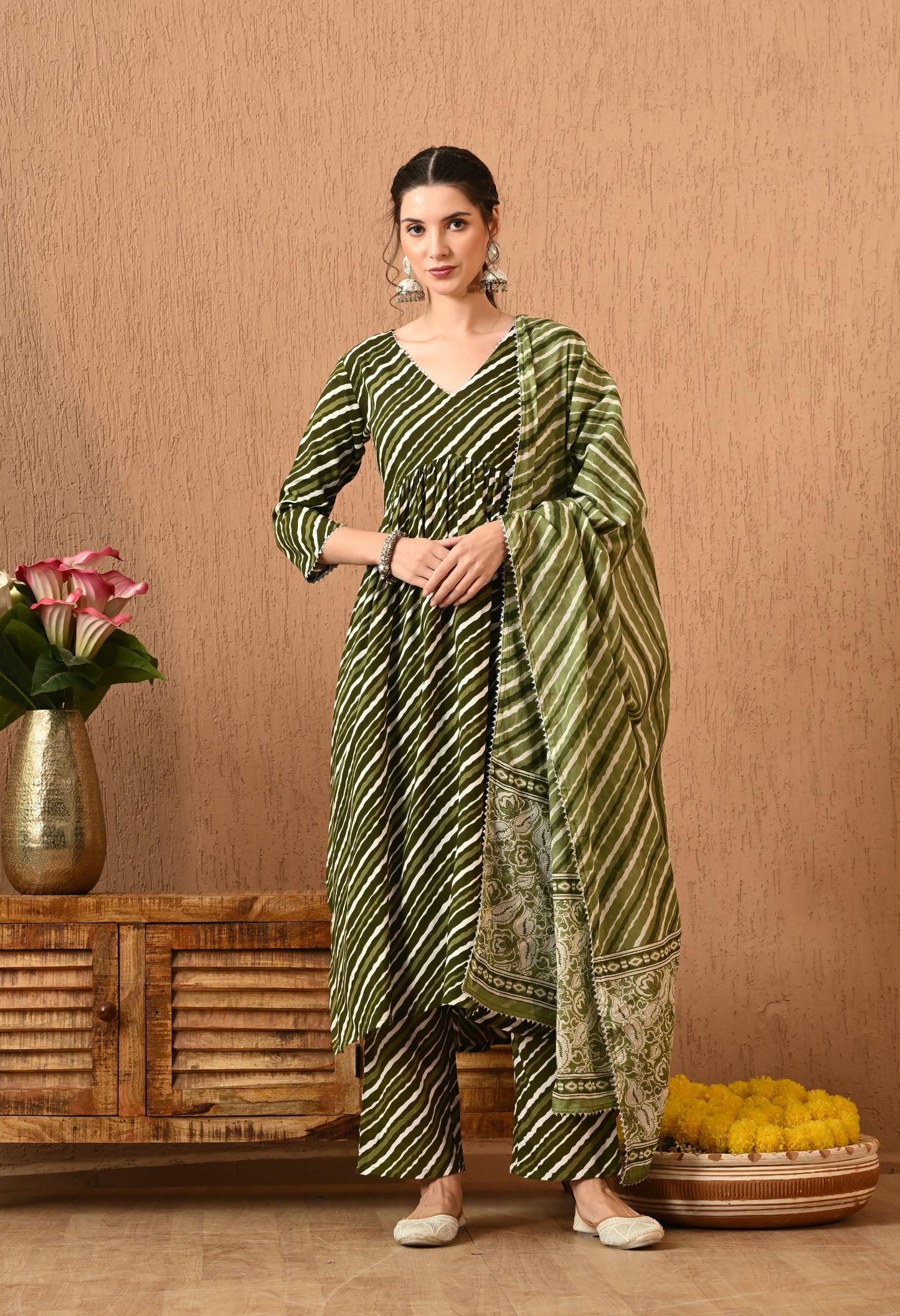 Yashira – Olive Green Leheriya Print Kurta Pant Set with Leheriya Dupatta and Lacework