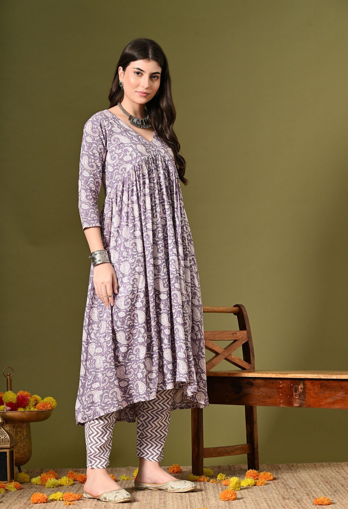 Gulnoor – Plum Lavender Kairi Print Kurta Set