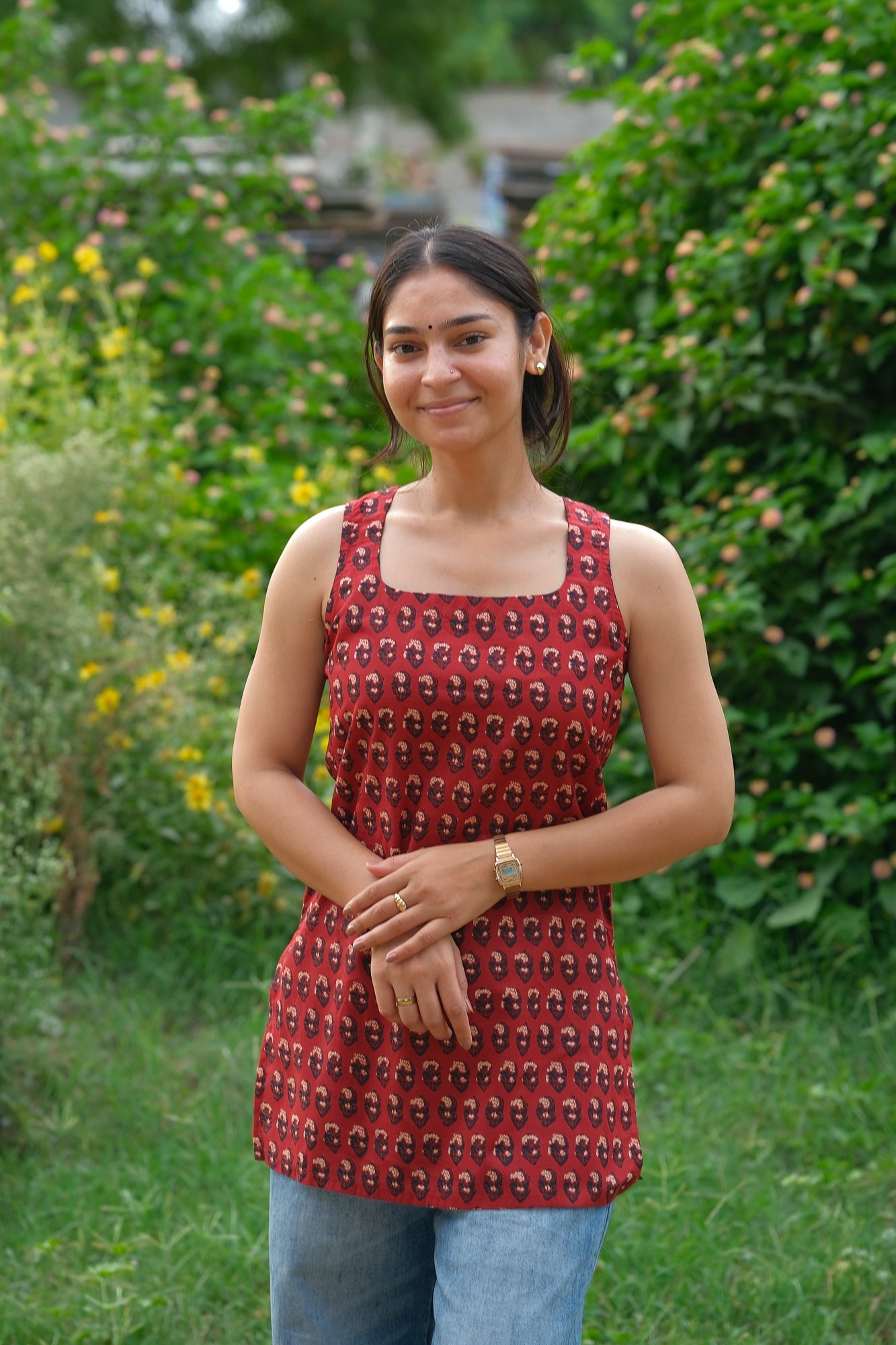 Buti Printed Cotton Open Back Sleeveless Kurti (Brick Red)