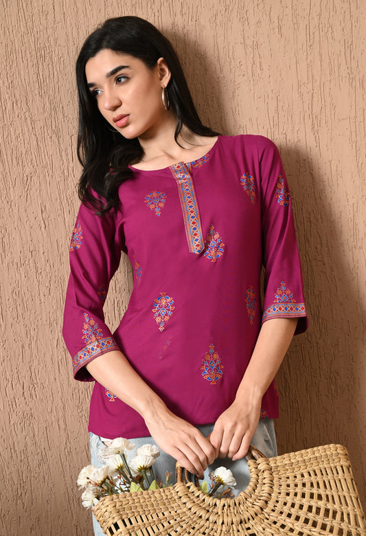 Noorika – Magenta Ethnic Motif Kurti