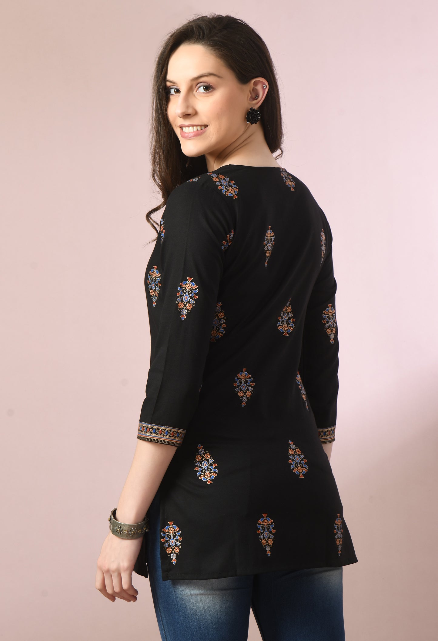 Noorika – Black Ethnic Motif Kurti