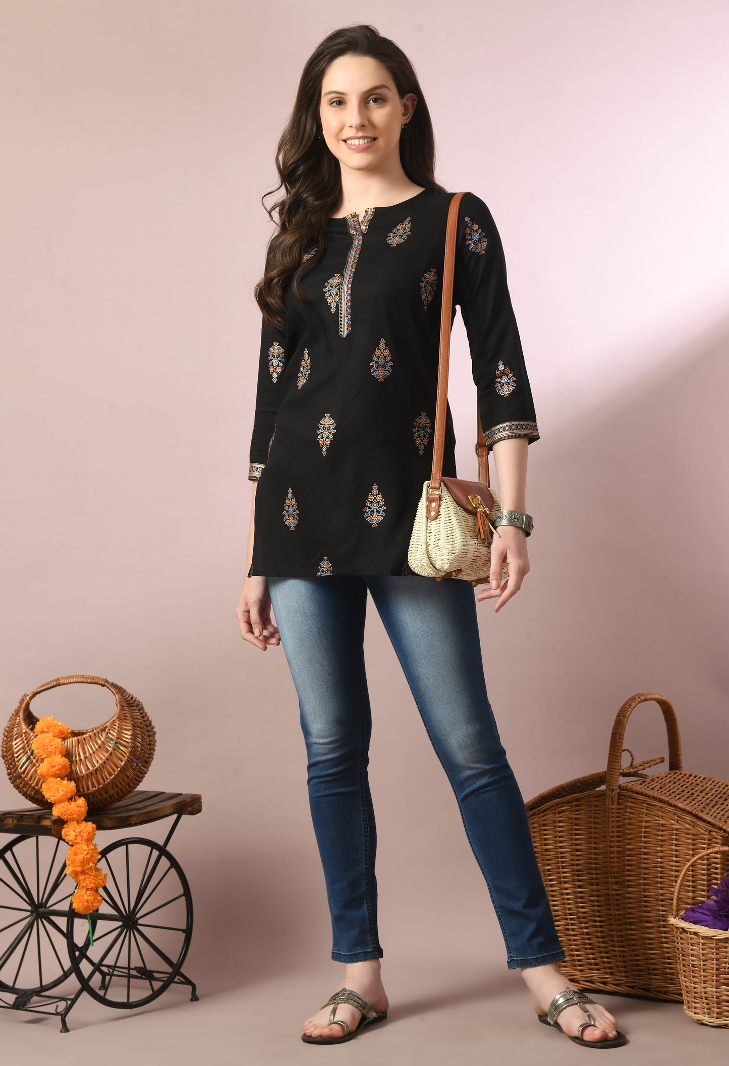 Noorika – Black Ethnic Motif Kurti