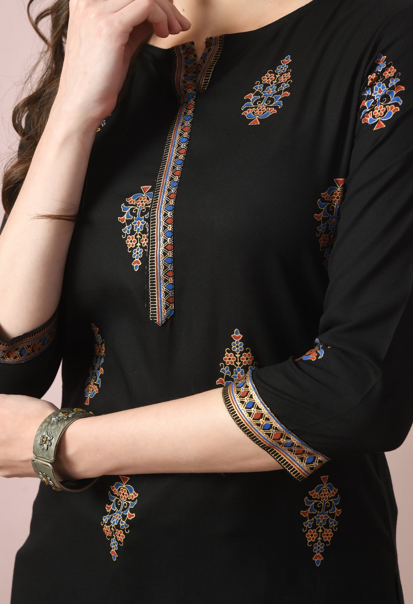 Noorika – Black Ethnic Motif Kurti