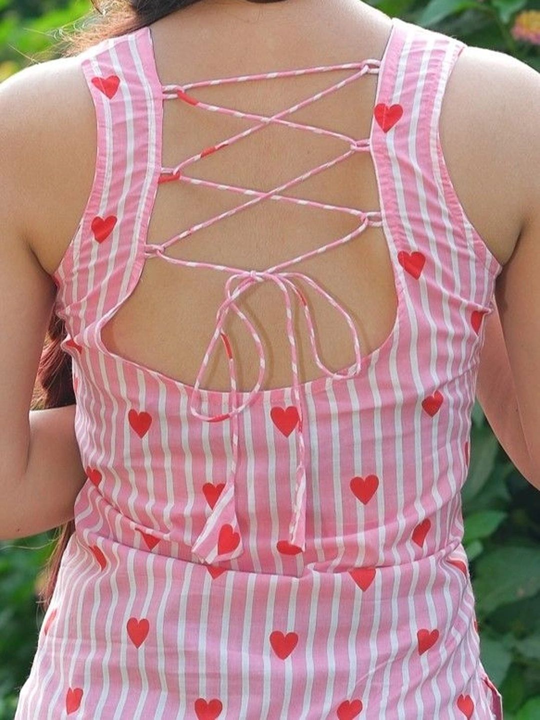 Heart Printed Striped Open Back Sleeveless Kurti (Pink)