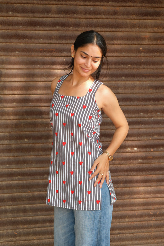 Heart Printed Striped Open Back Sleeveless Kurti (Grey)