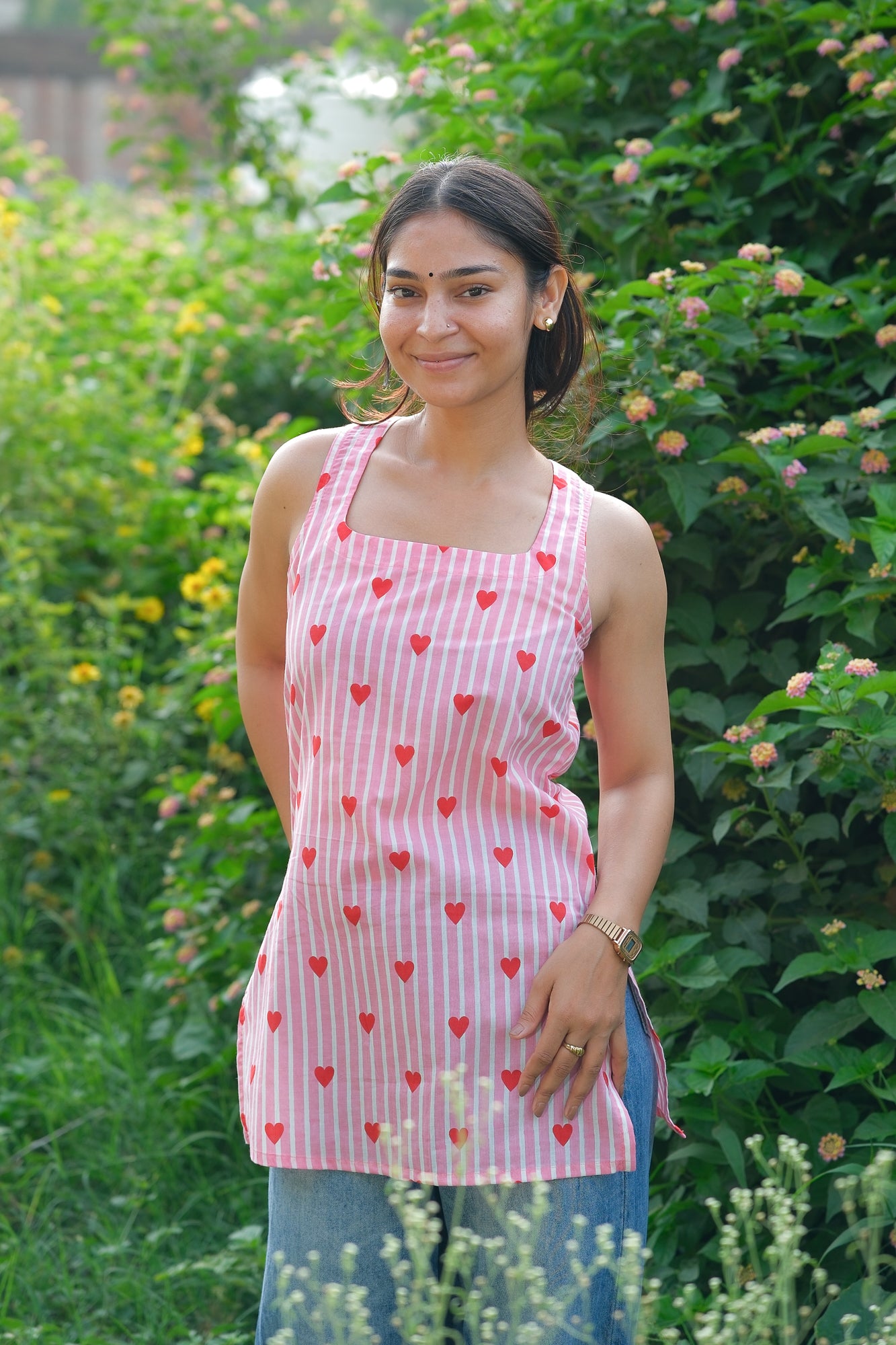 Heart Printed Striped Open Back Sleeveless Kurti (Pink)