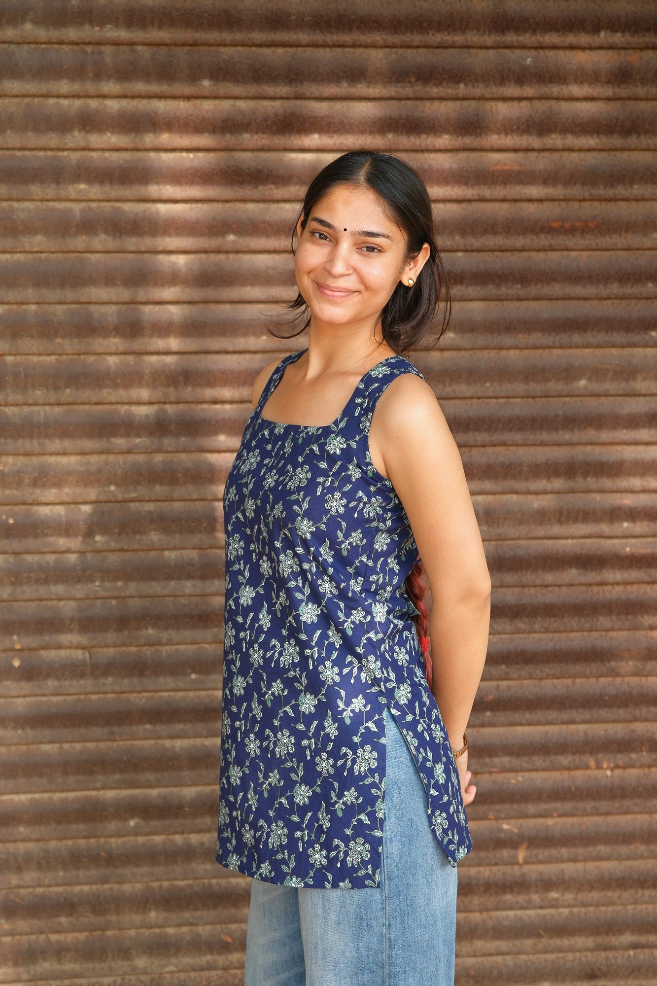 Floral Printed Open Back Sleeveless Kurti (Navy Blue)
