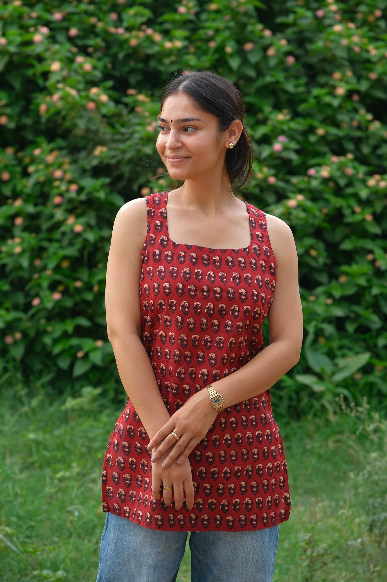 Buti Printed Cotton Open Back Sleeveless Kurti (Brick Red)