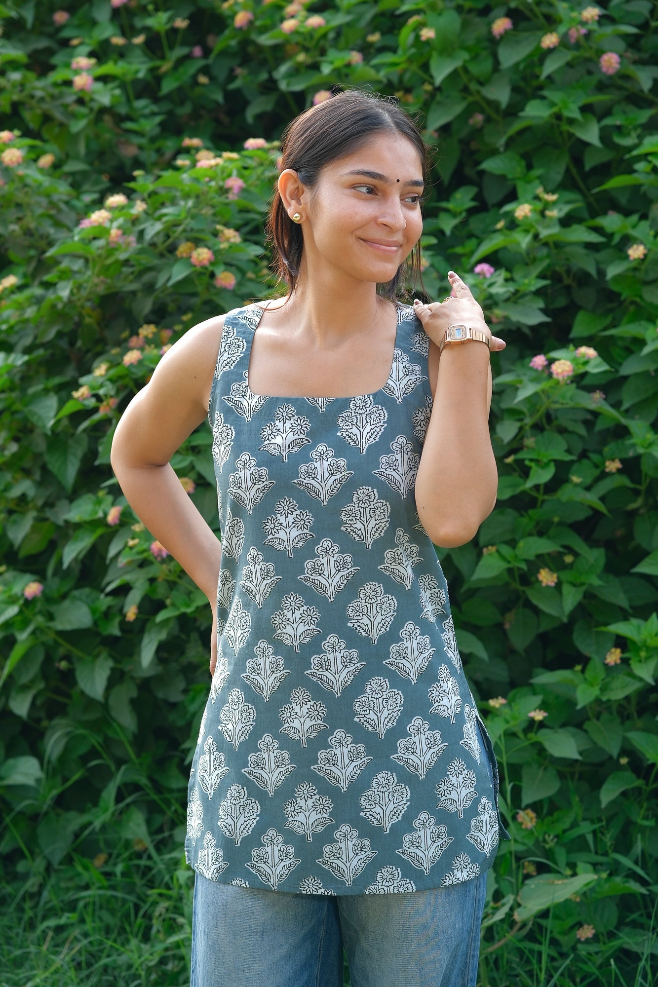 Floral Printed Open Back Sleeveless Kurti (Teal Grey)