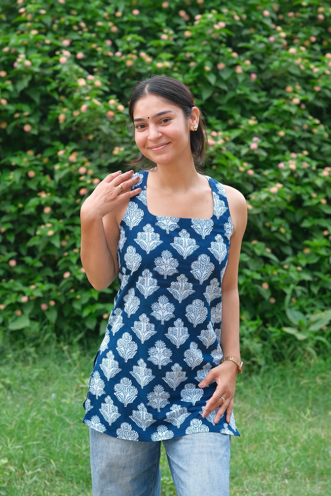 Floral Printed Open Back Sleeveless Kurti (Navy Blue)