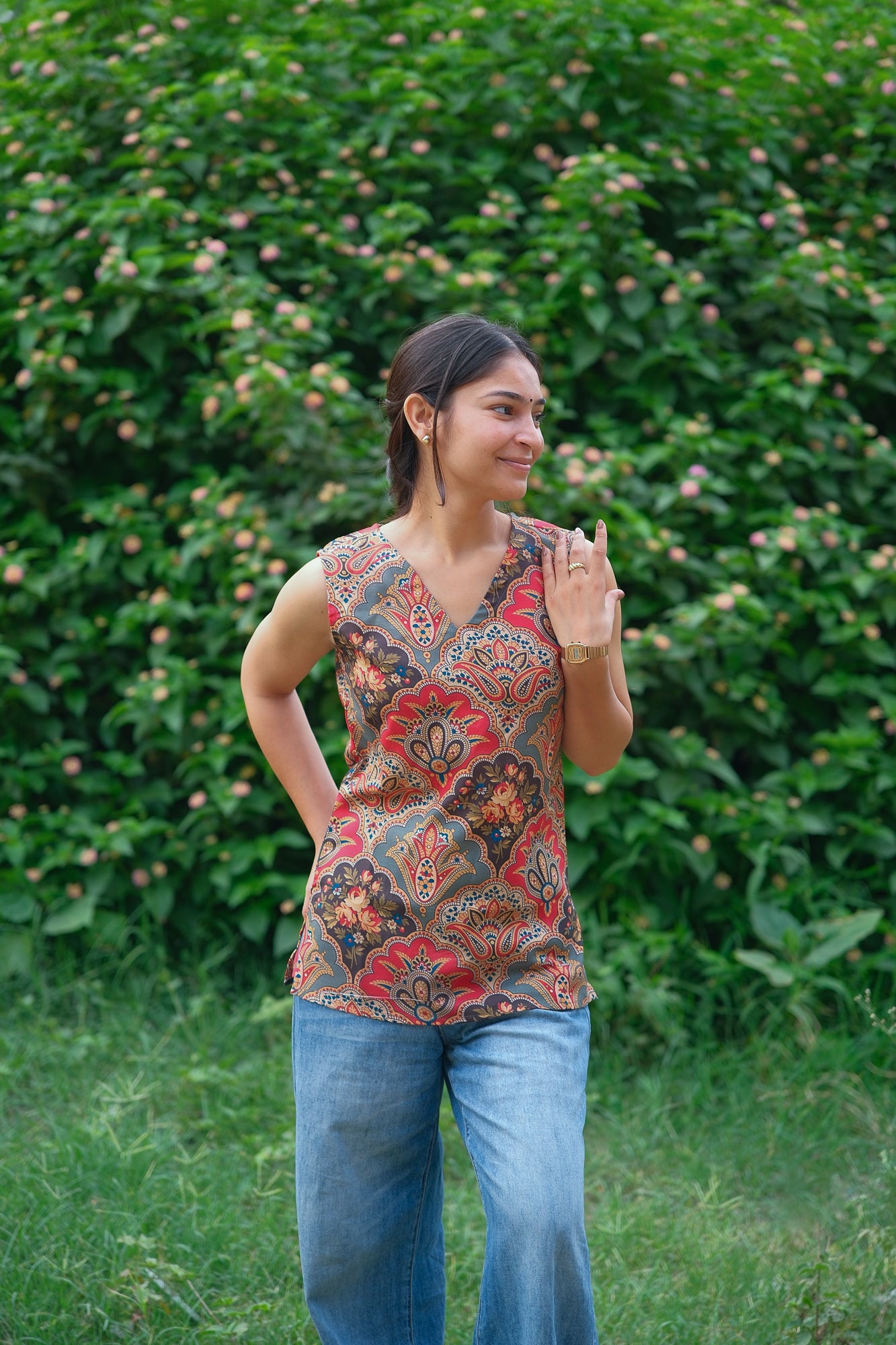 Digital Paisley Printed Cotton Sleeveless Top (Multicolor)