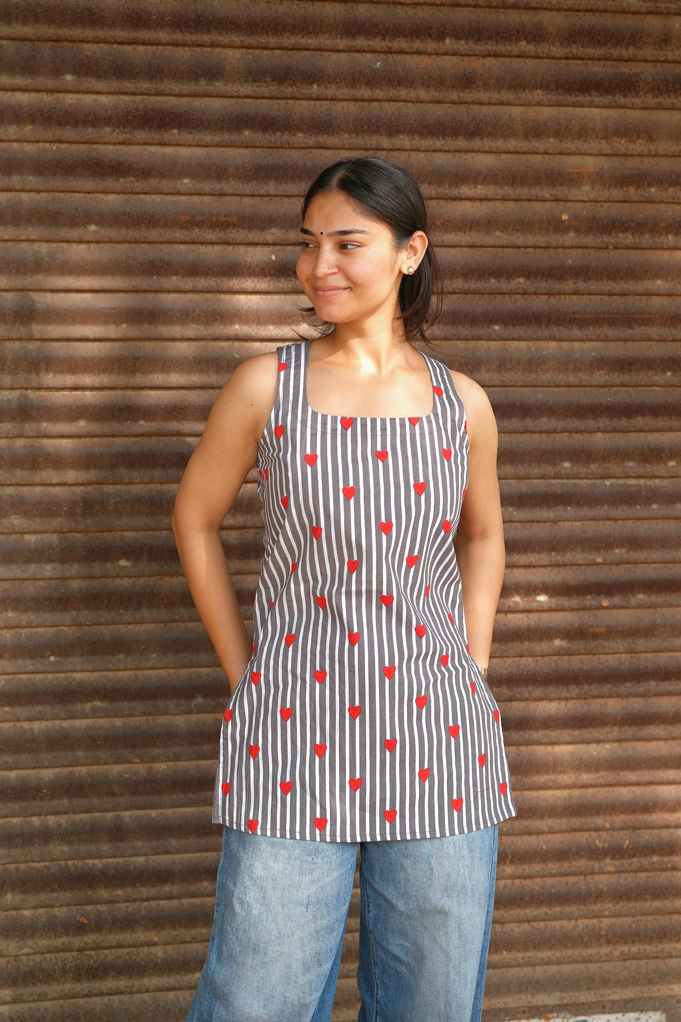 Heart Printed Striped Open Back Sleeveless Kurti (Grey)