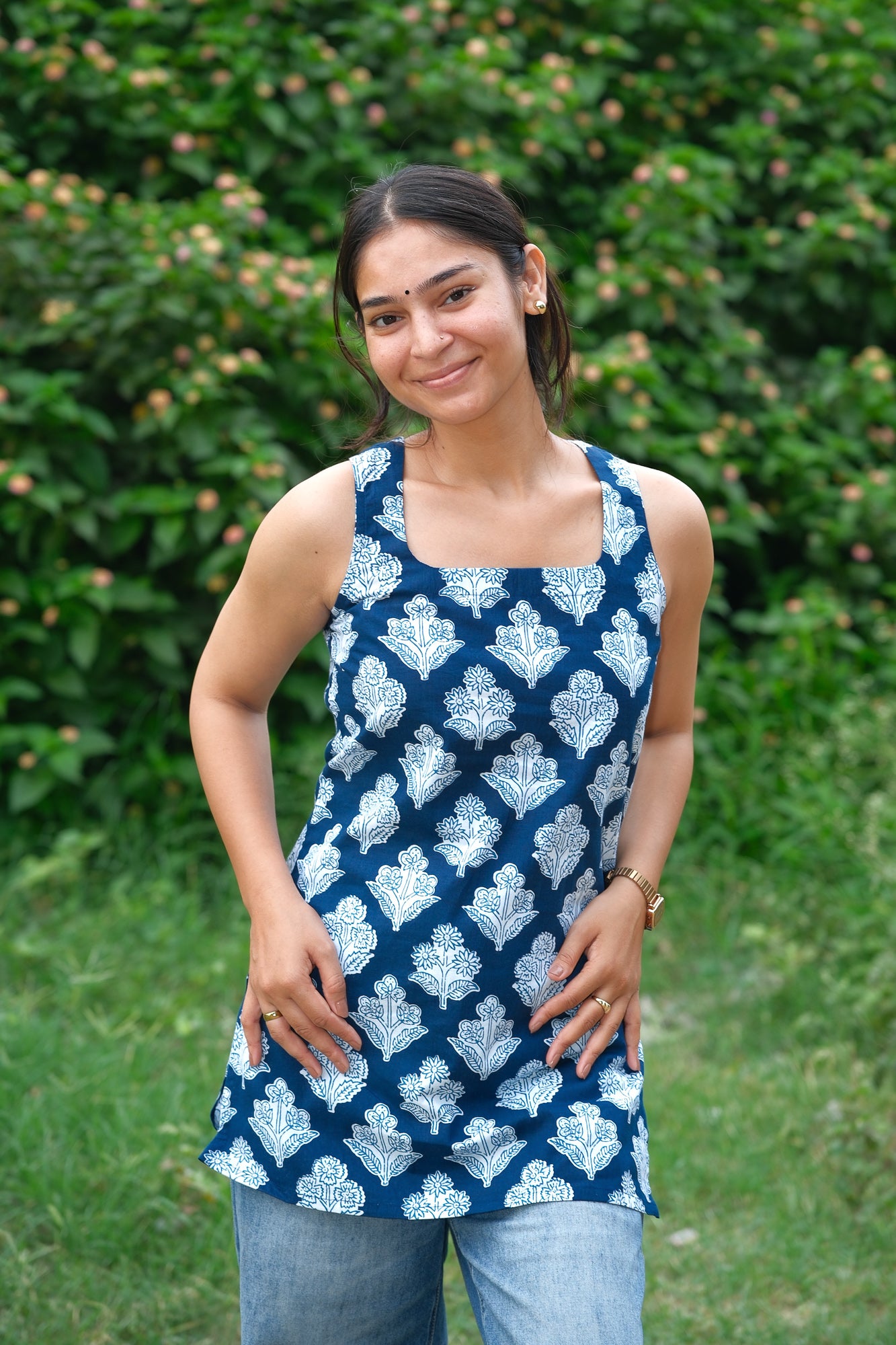 Floral Printed Open Back Sleeveless Kurti (Navy Blue)