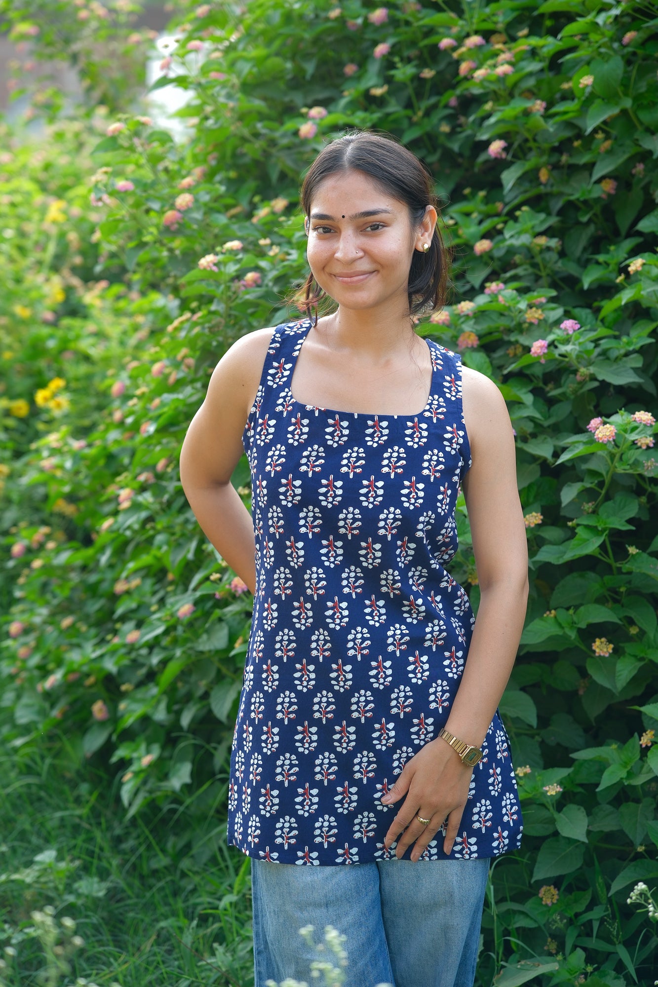 Floral Printed Open Back Sleeveless Kurti (Navy Blue)