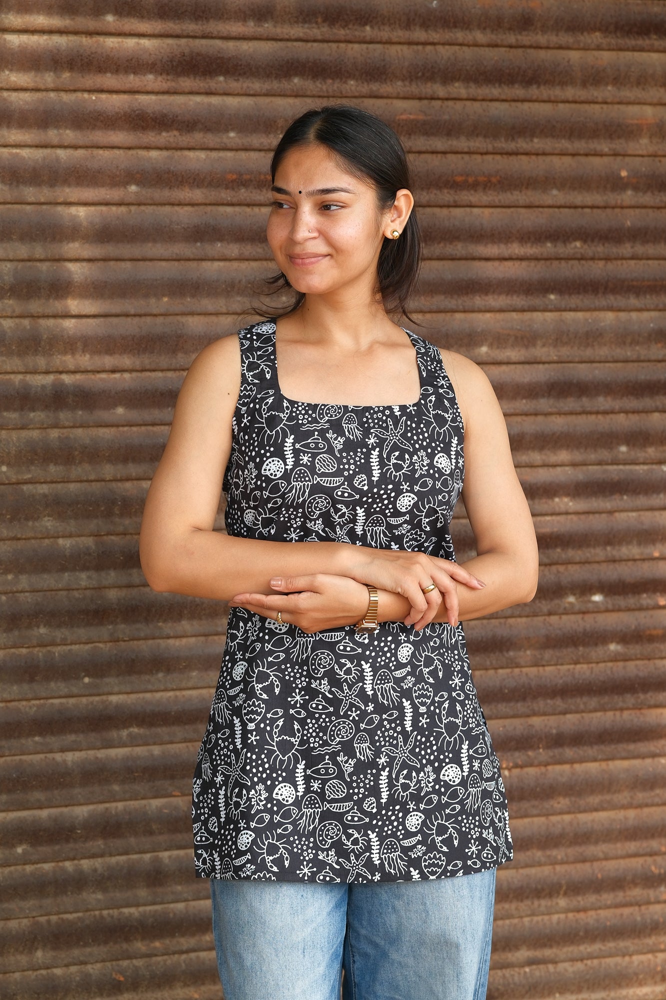 Ocean Printed Open Back Sleeveless Kurti (Black)
