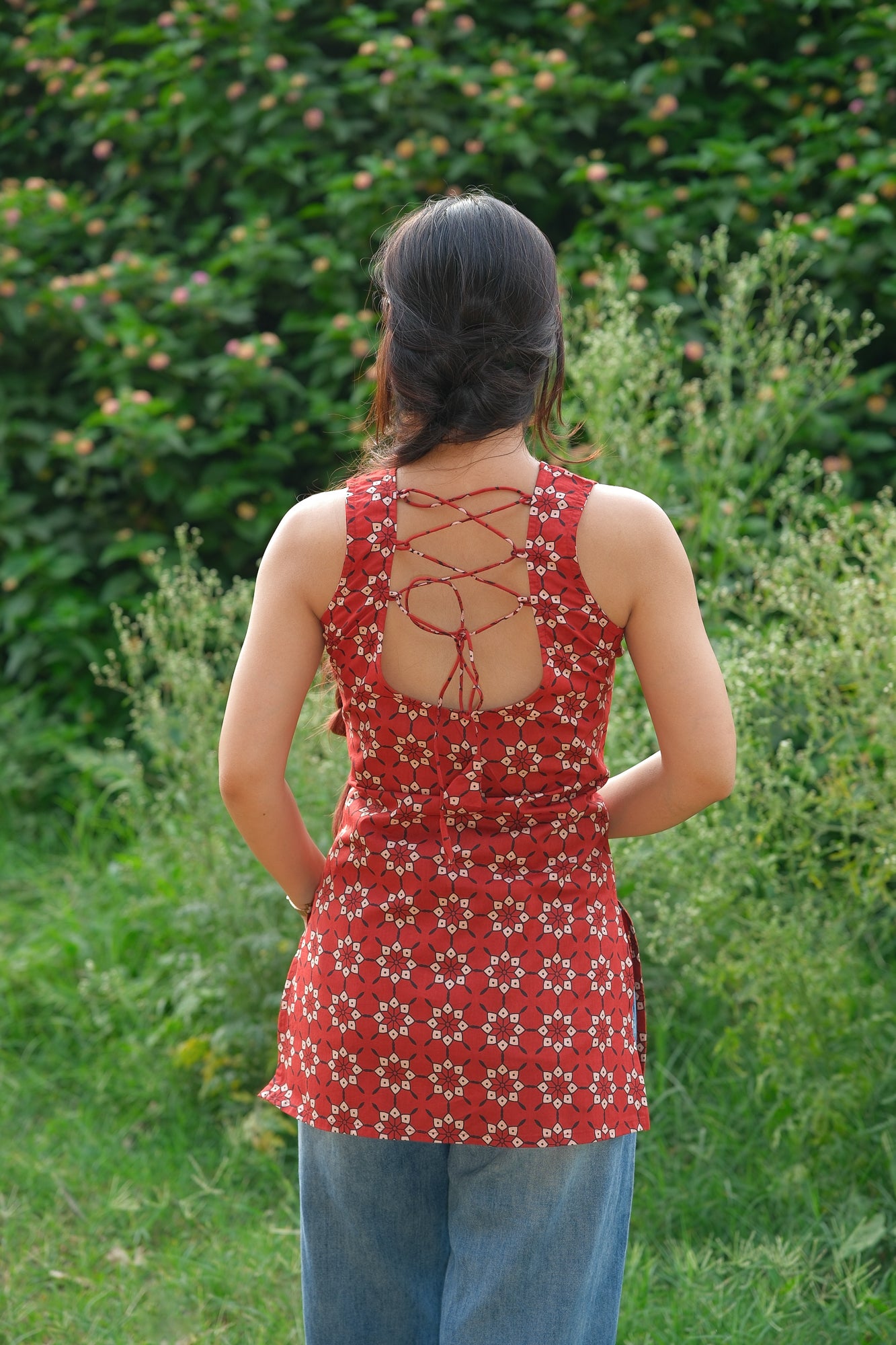 Geometric Cotton Open Back Sleeveless Kurti (Brick Red)