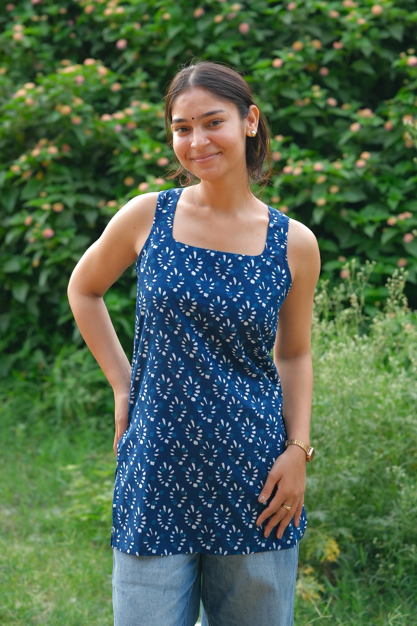 Block Printed Cotton Open Back Sleeveless Kurti (Navy Blue)