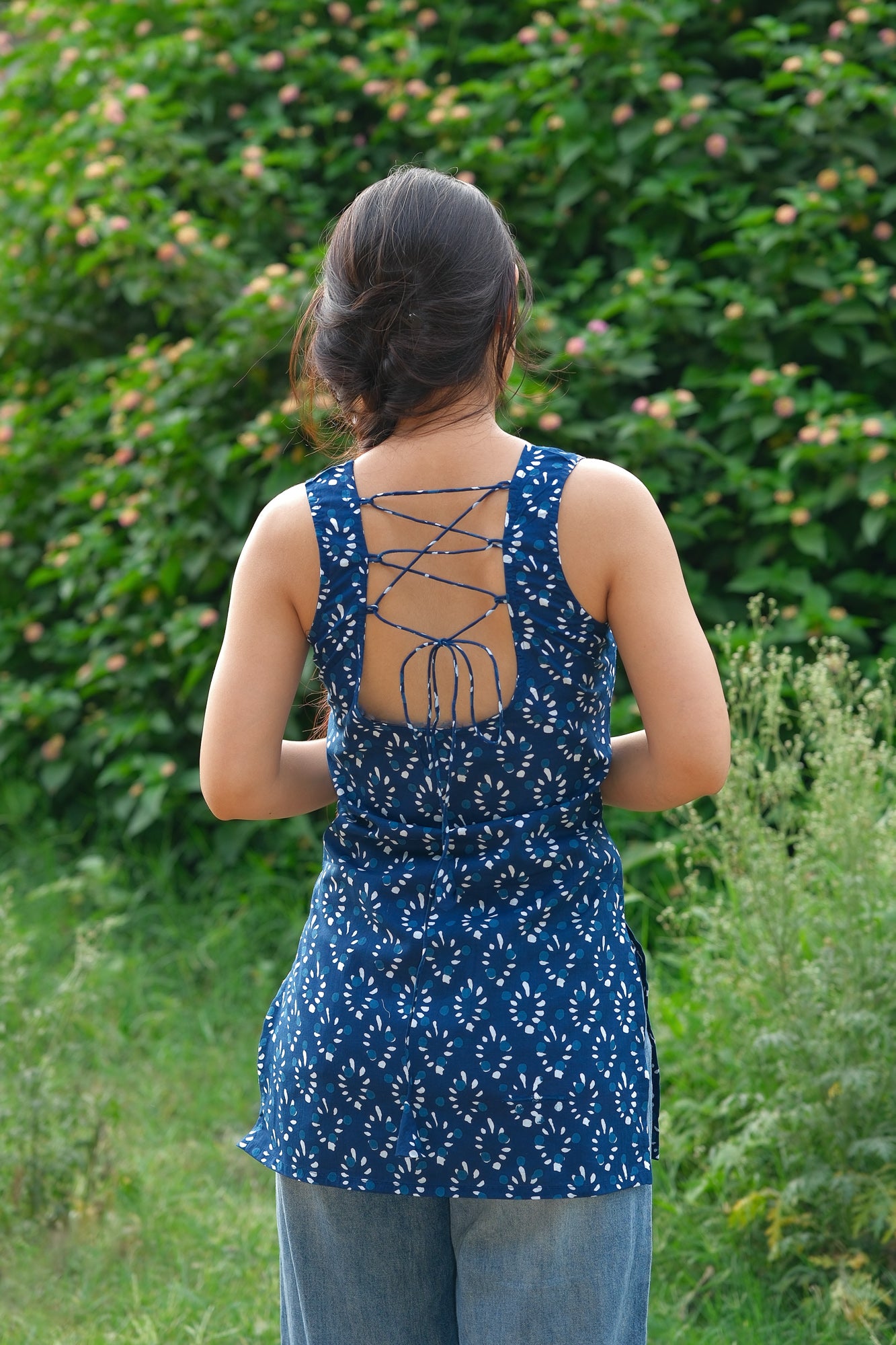 Block Printed Cotton Open Back Sleeveless Kurti (Navy Blue)