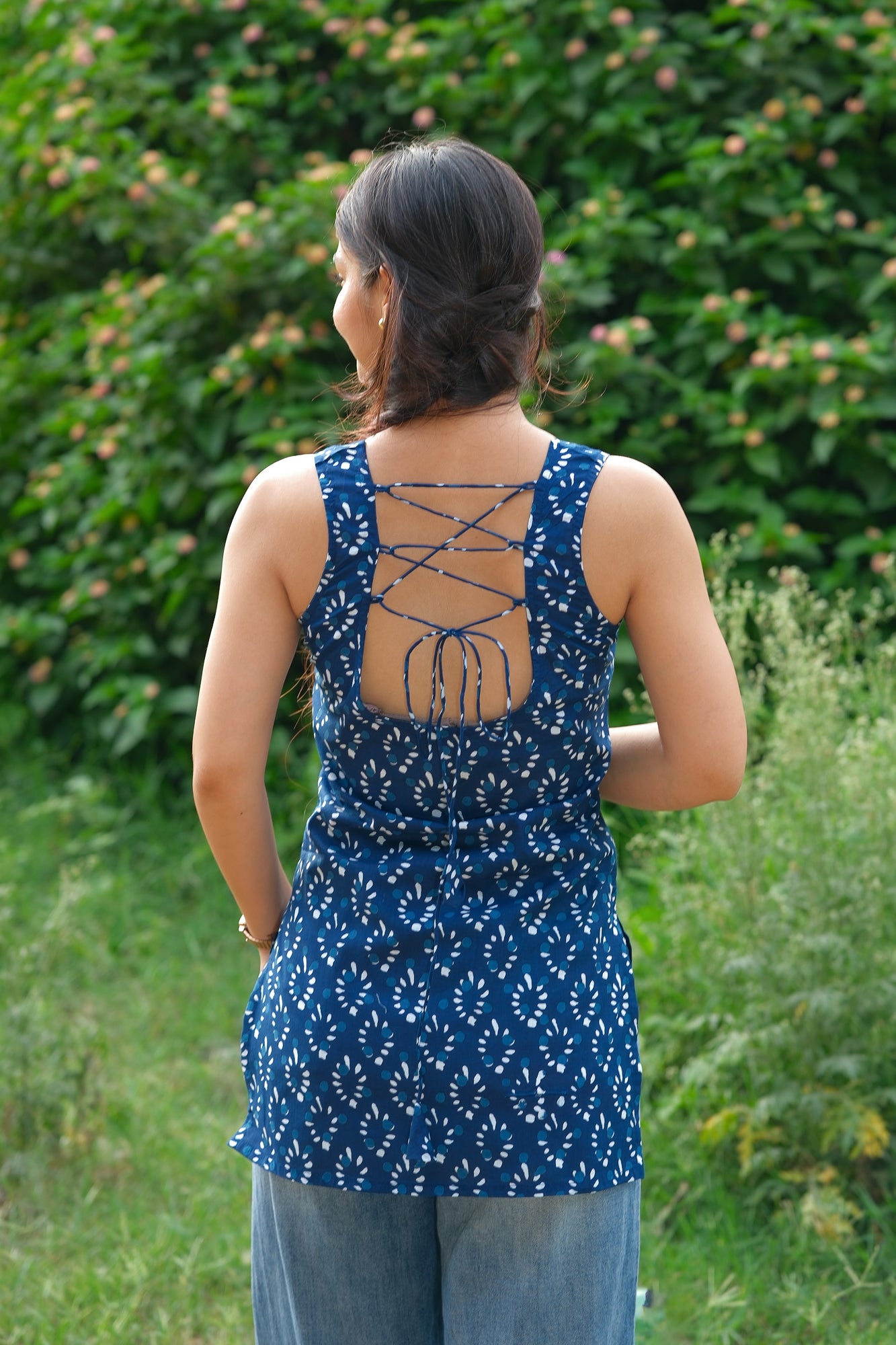 Block Printed Cotton Open Back Sleeveless Kurti (Navy Blue)