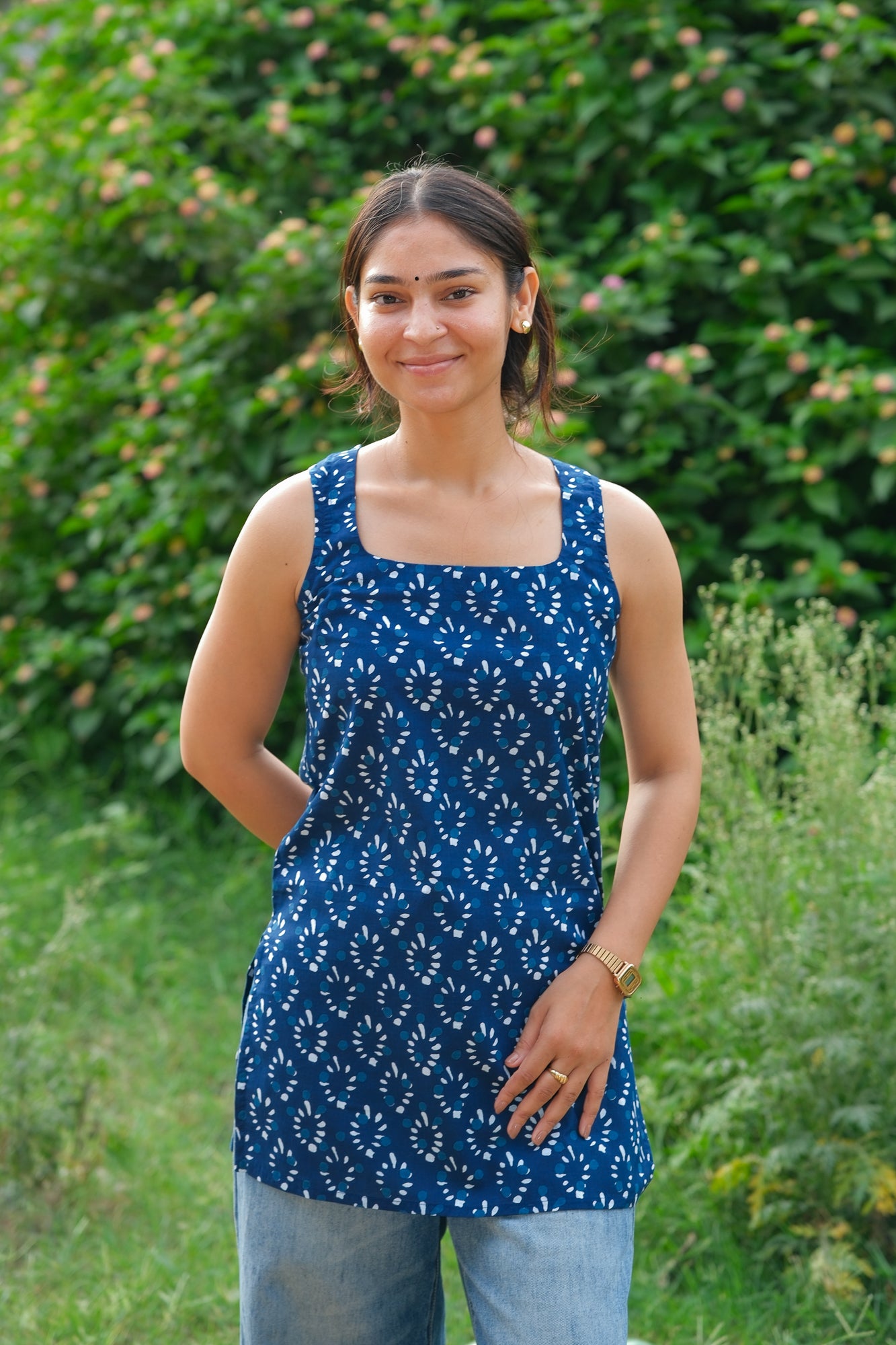 Block Printed Cotton Open Back Sleeveless Kurti (Navy Blue)