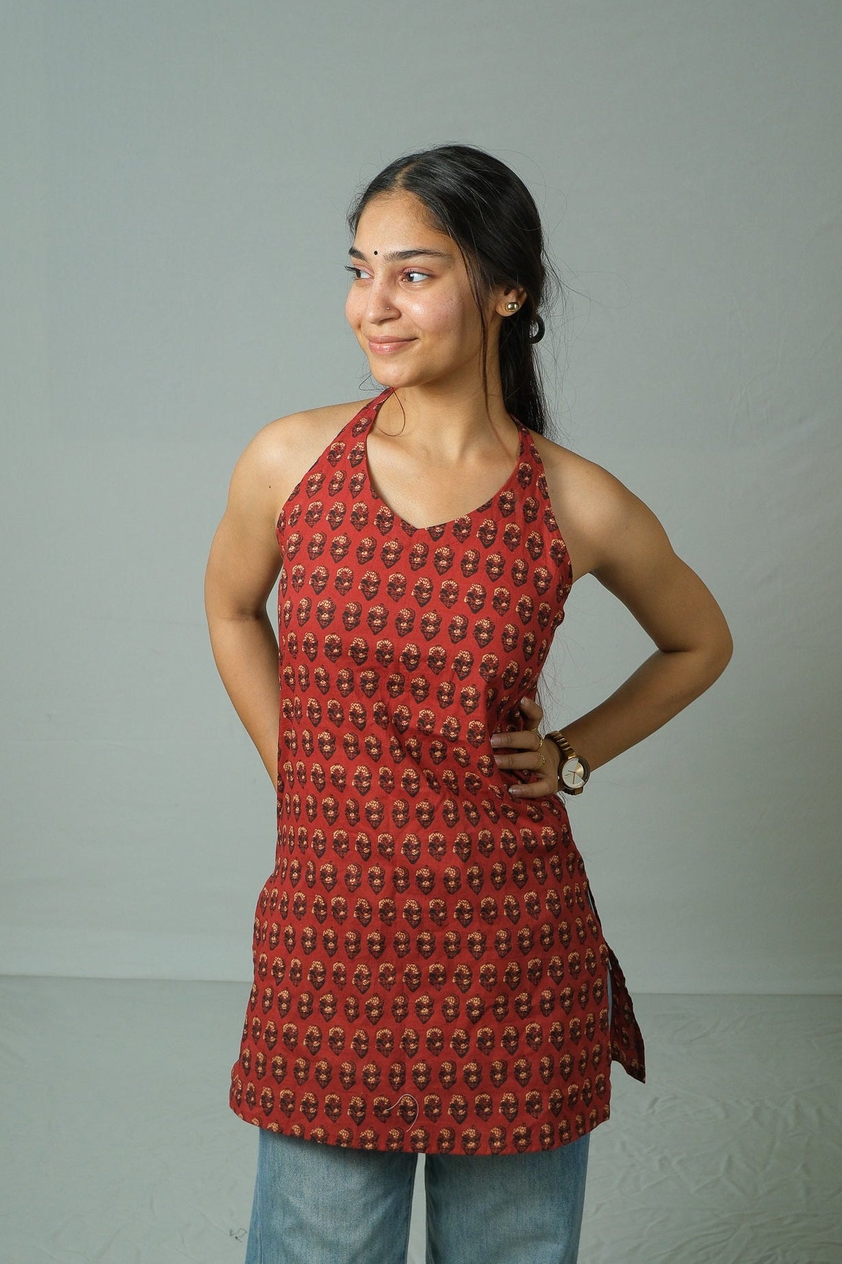 Evara – Halter Neck Top (Maroon)