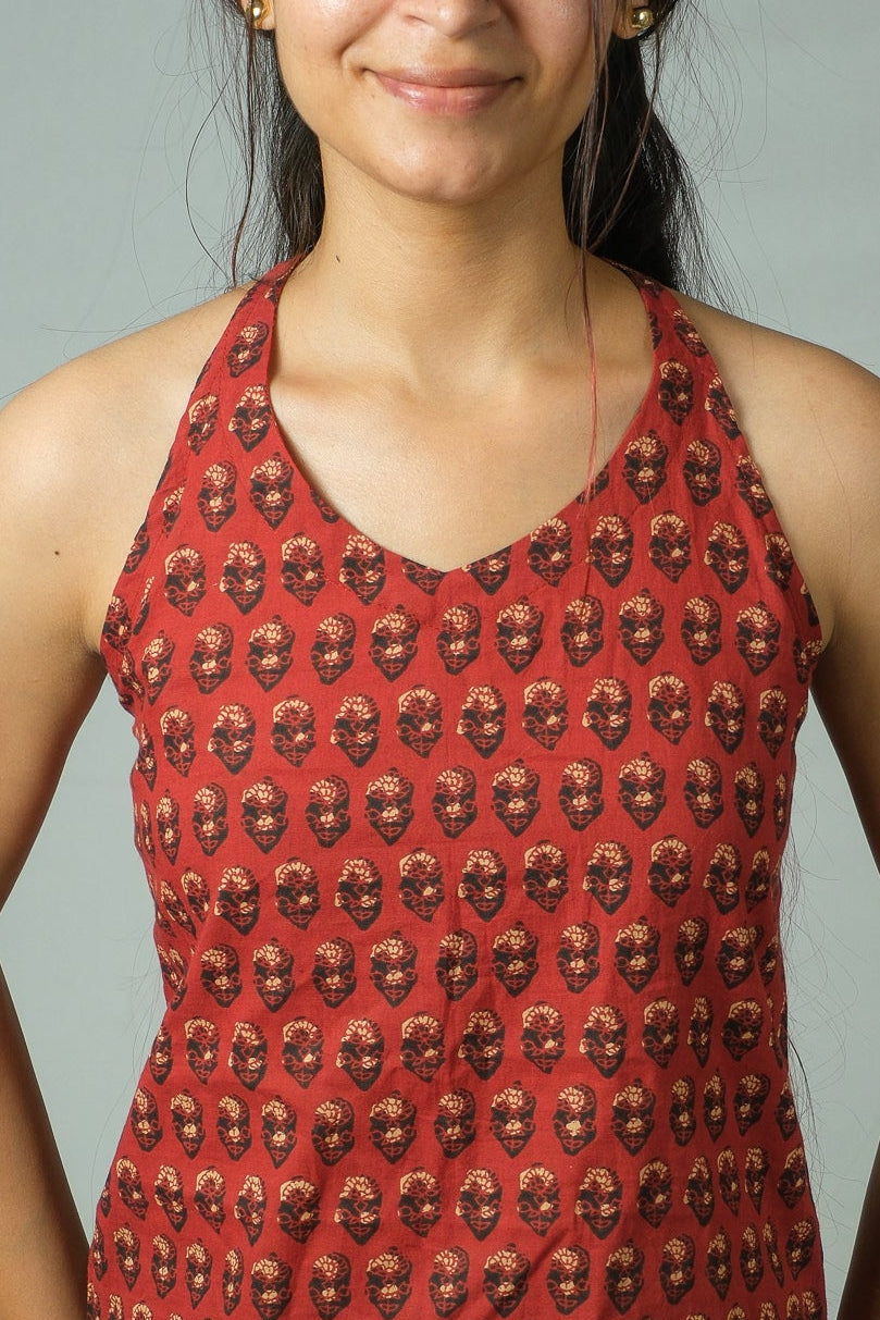 Evara – Halter Neck Top (Maroon)