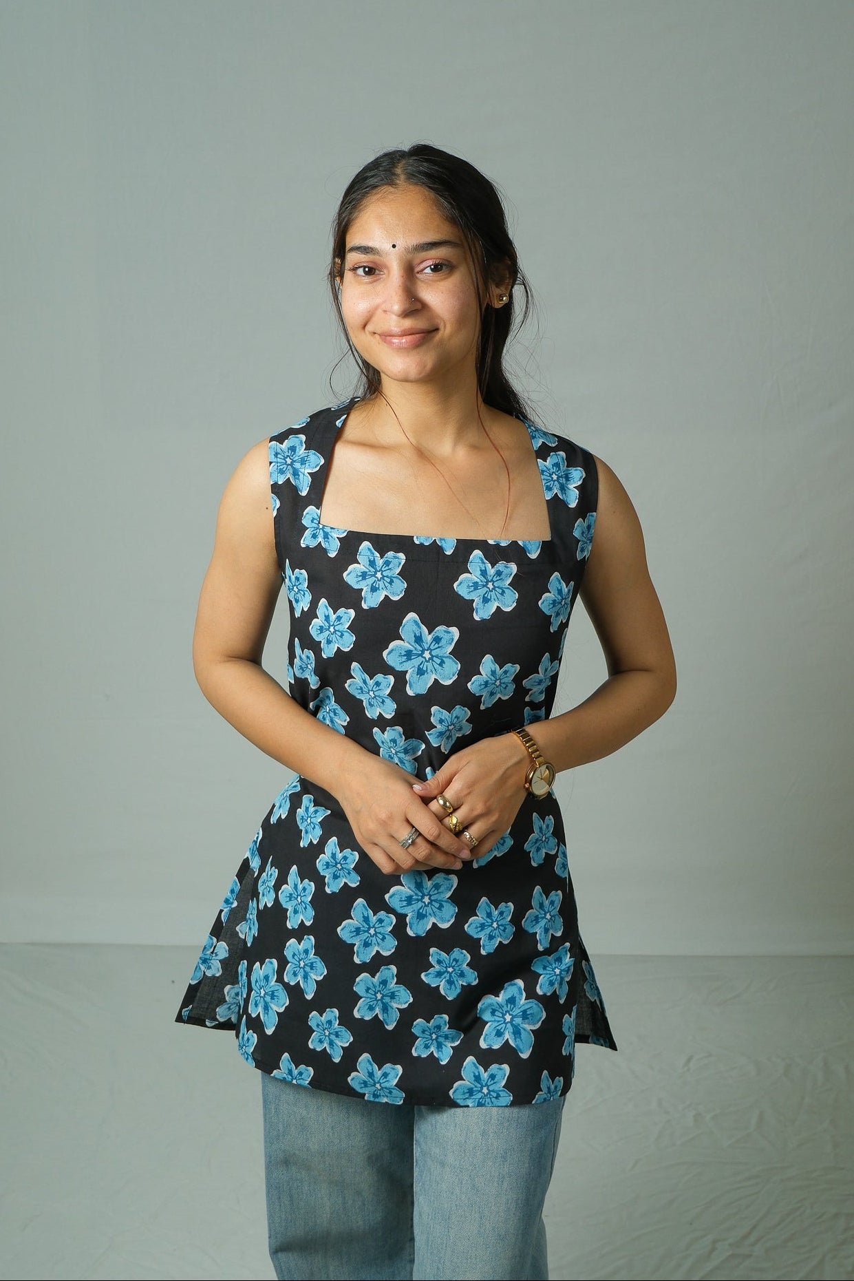 Nyra – Open Back Tie-Up Kurti (Midnight Blue)