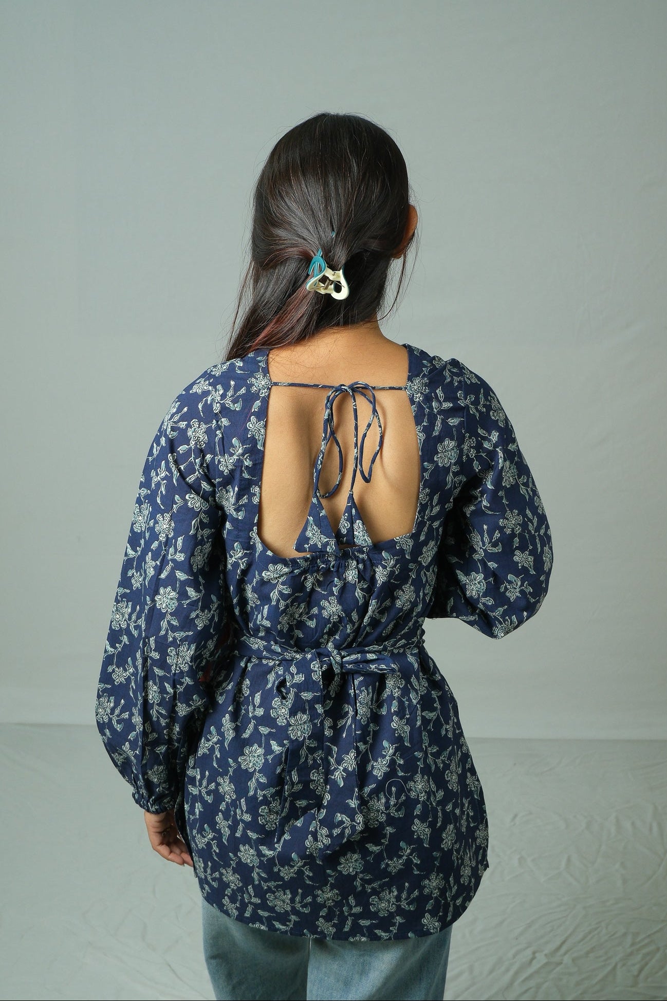 Zoya – Open Back Floral Kurti (Navy)
