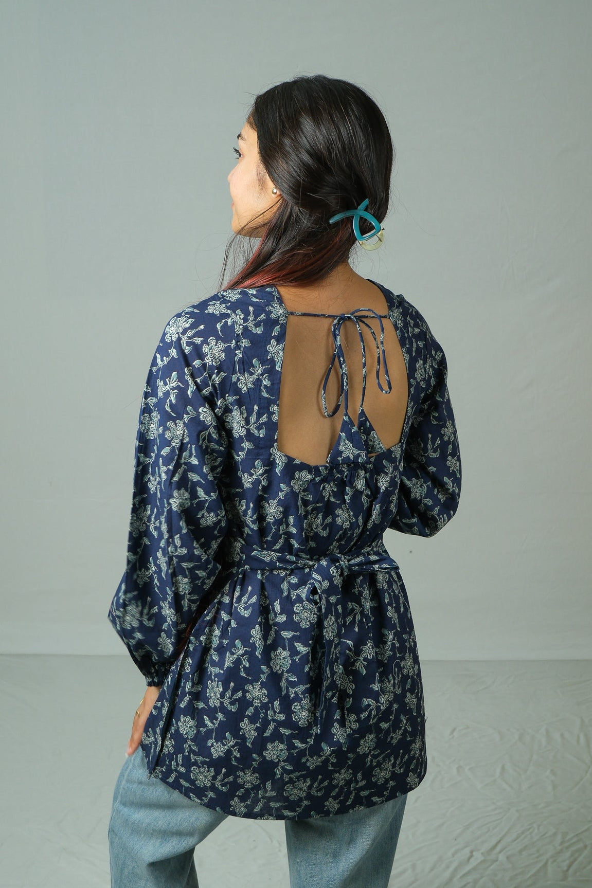 Zoya – Open Back Floral Kurti (Navy)