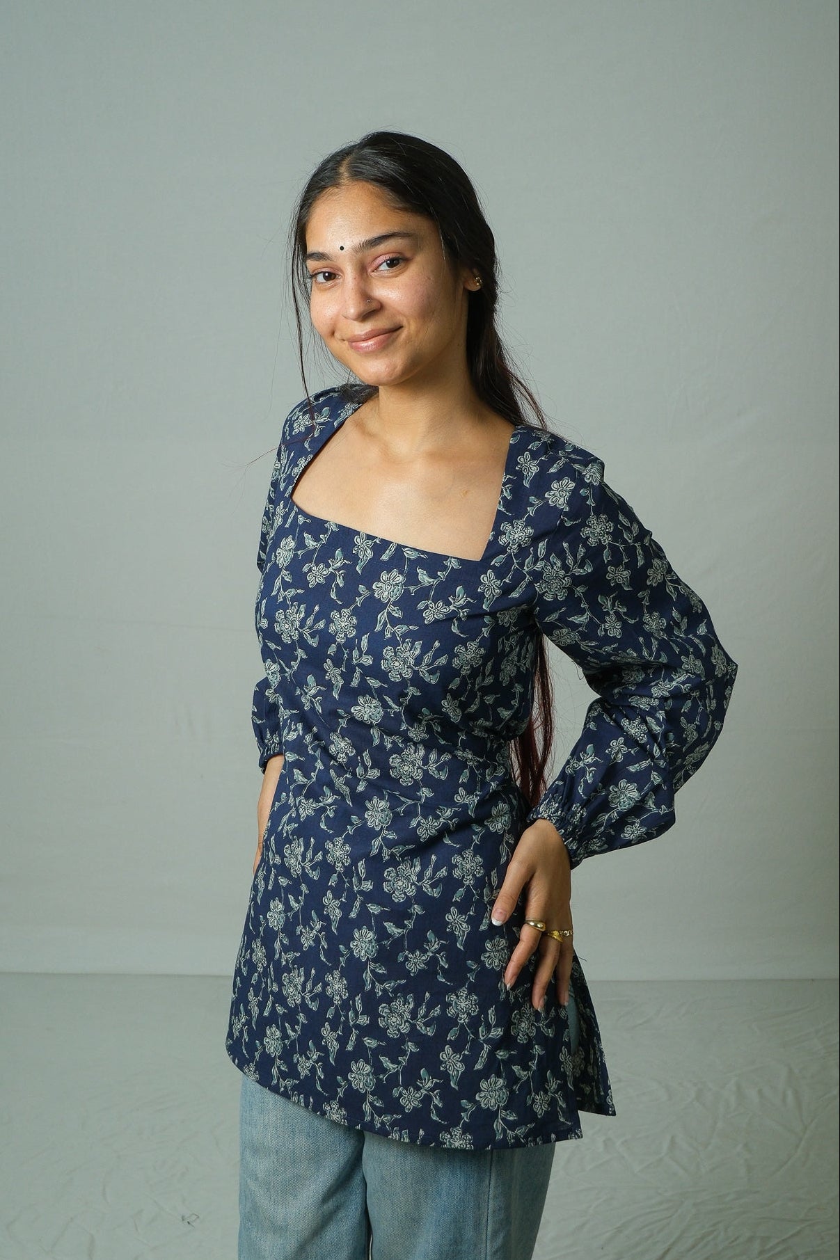 Zoya – Open Back Floral Kurti (Navy)