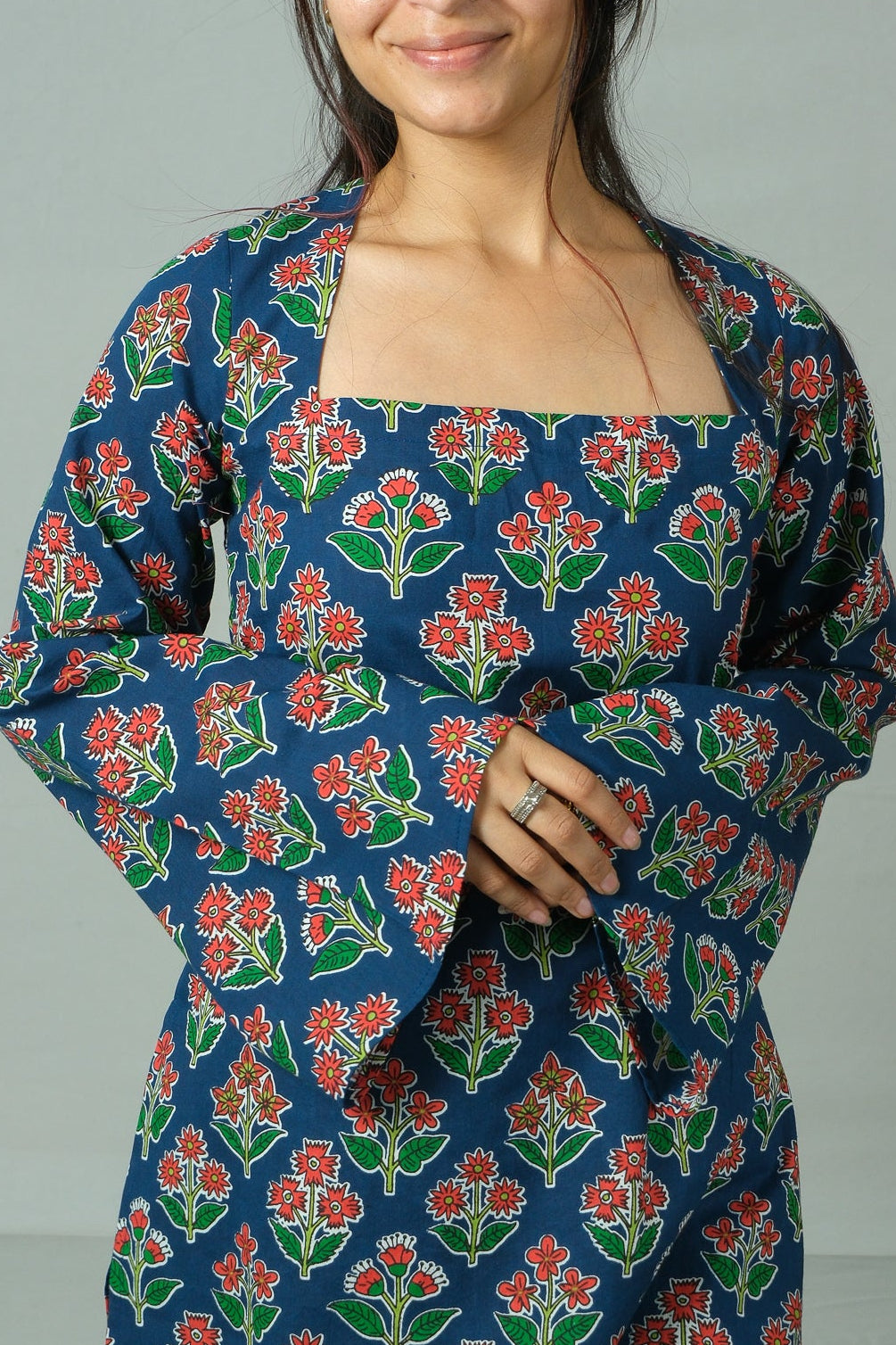 Lina – Open Back Kurti (Navy Blue)