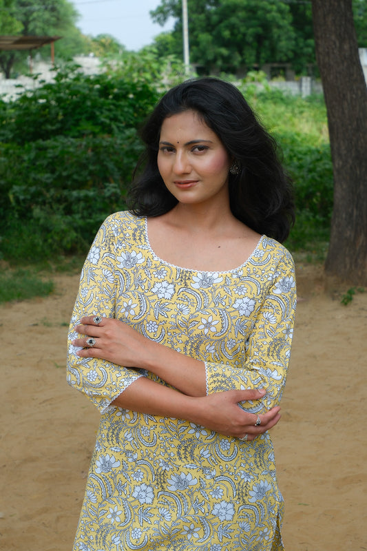 Vanya – Handblock Floral Straight Kurta