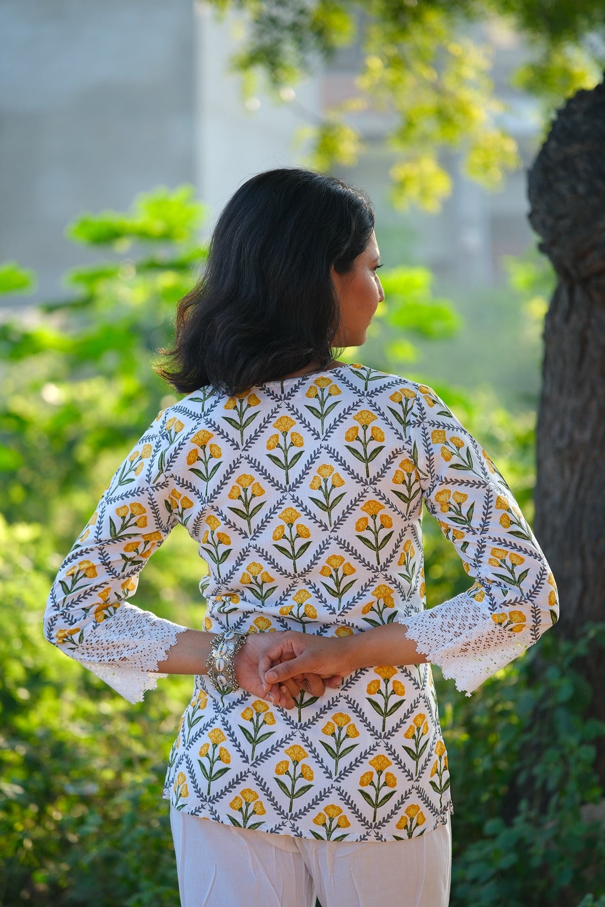 Viyana – White Cotton Lace Short Kurti