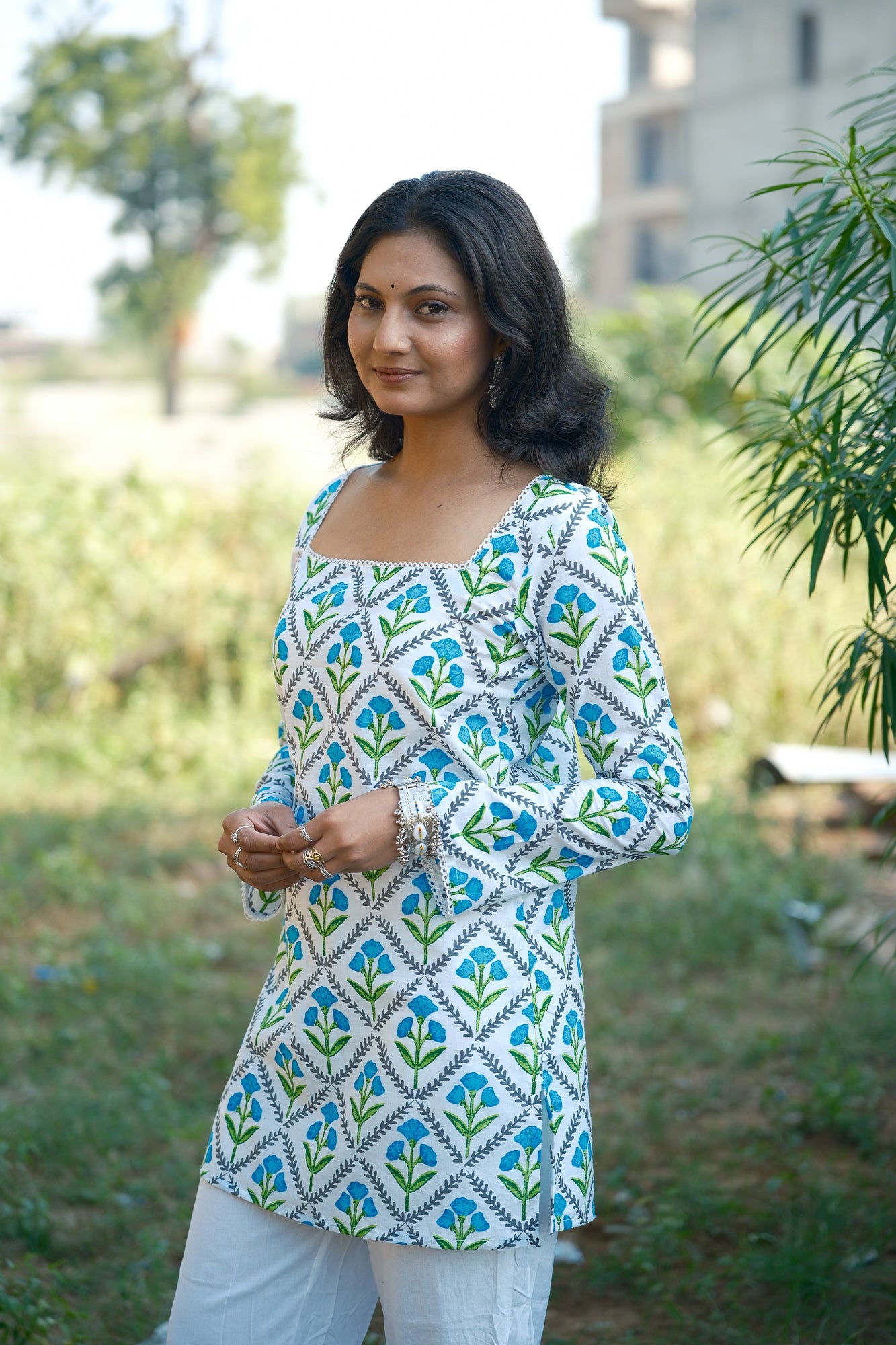 Meira – White Cotton Short Kurti