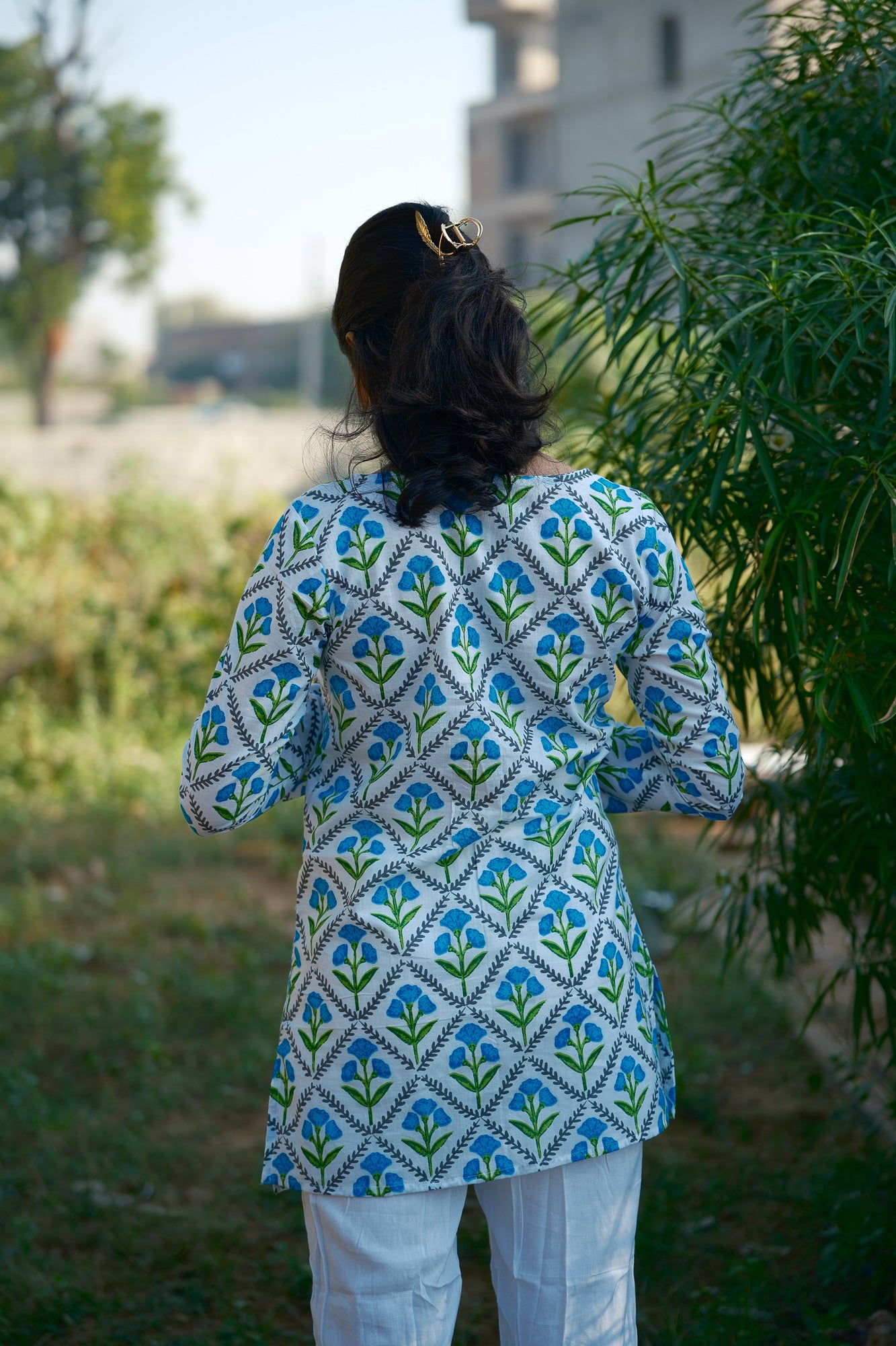 Meira – White Cotton Short Kurti