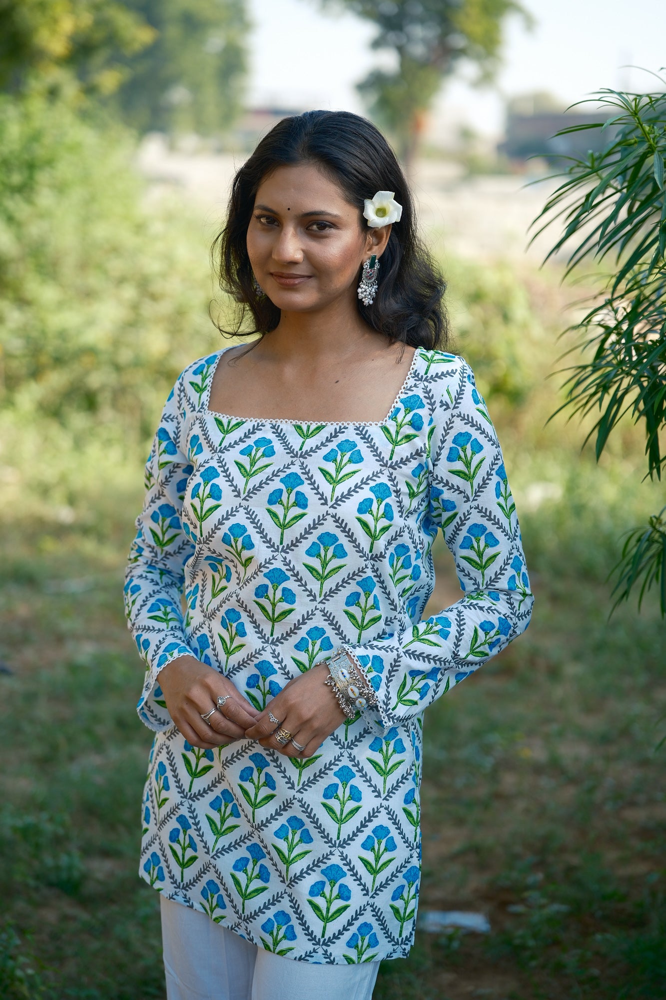 Meira – White Cotton Short Kurti