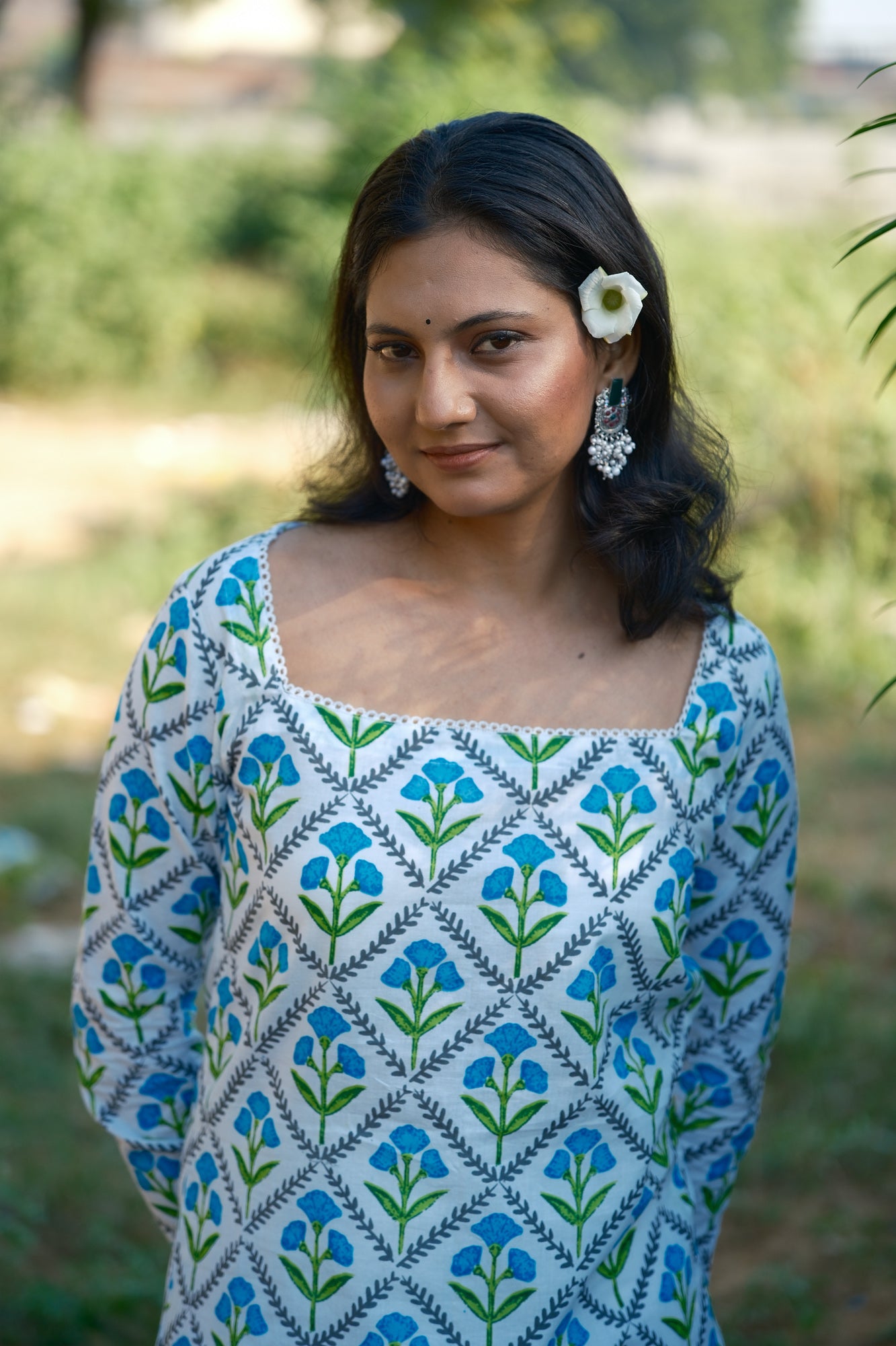 Meira – White Cotton Short Kurti