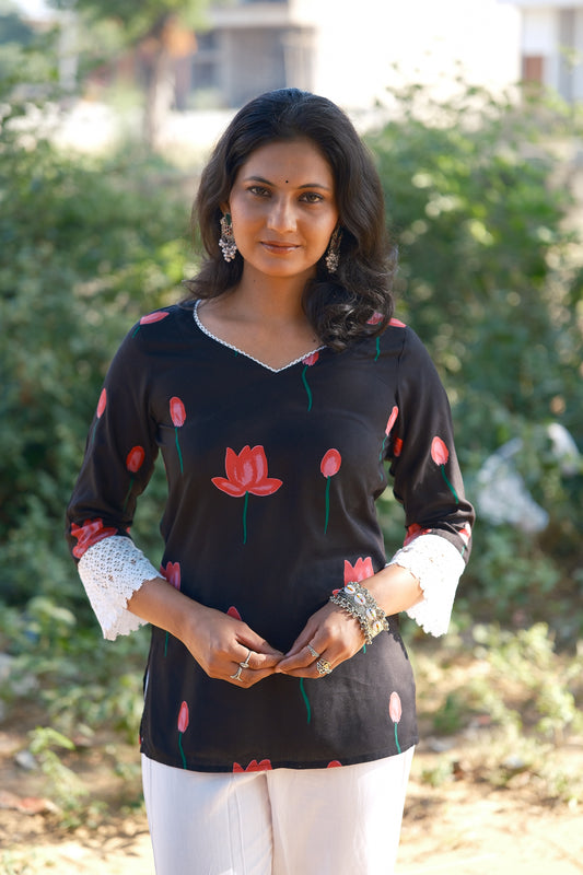 Kaisha – Black Cotton Lace Short Kurti