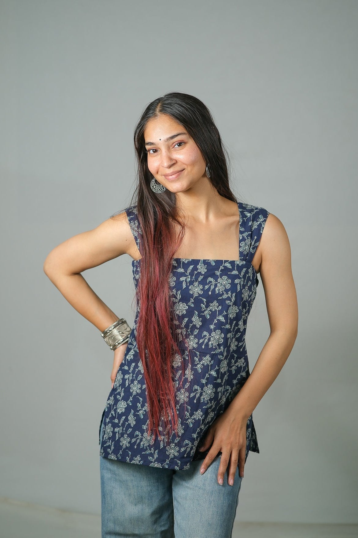 Noelle – Floral Printed Cotton Top (Navy)