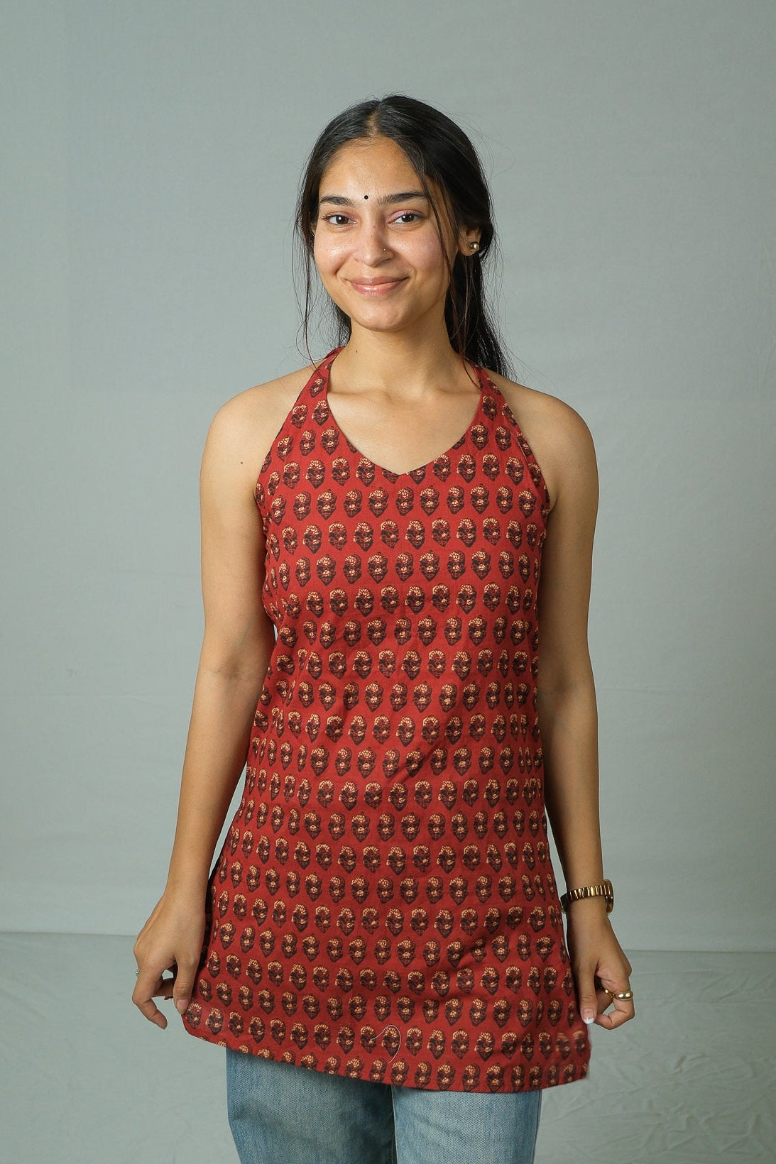 Evara – Halter Neck Top (Maroon)