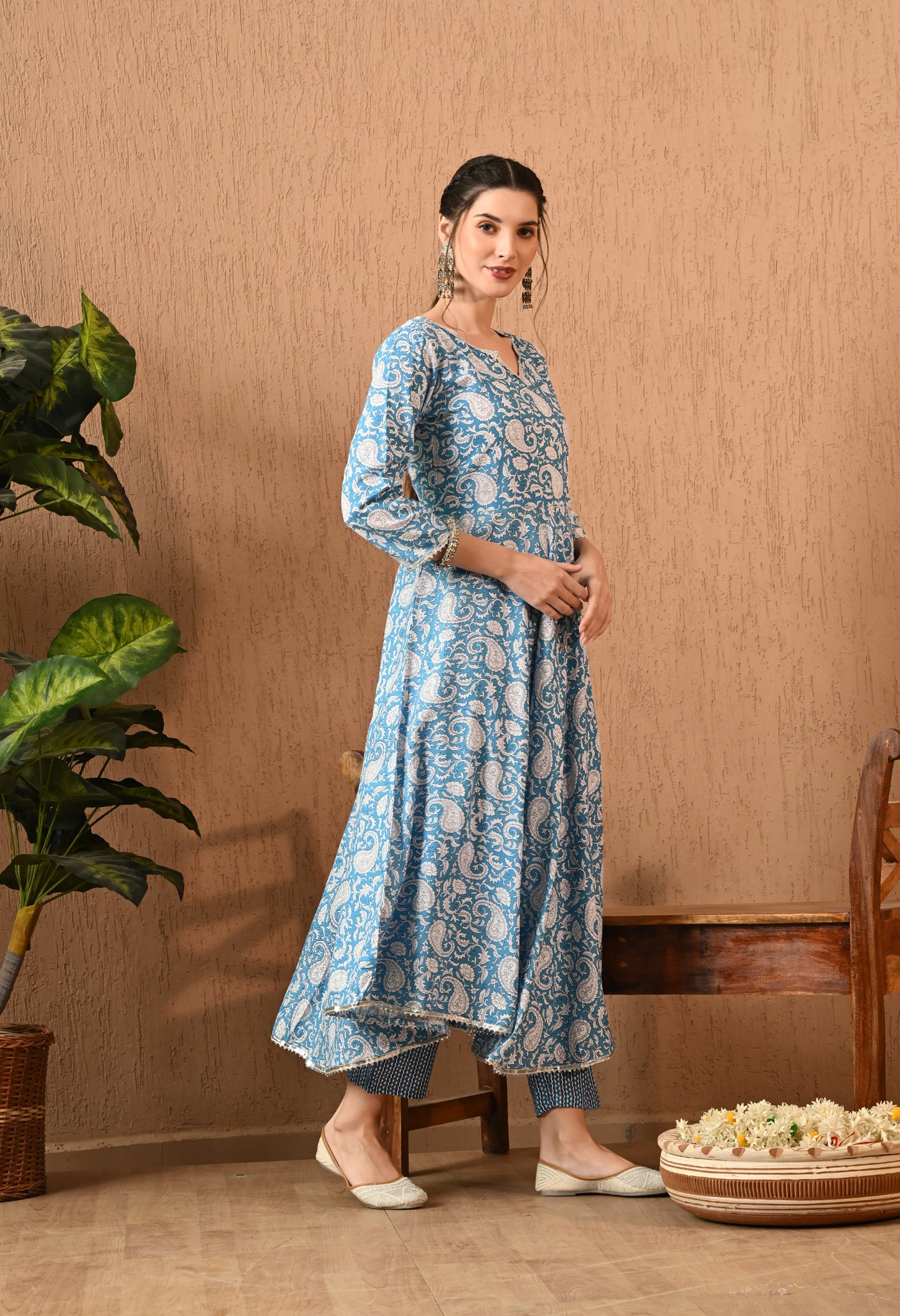 Kairavi – Blue Paisley Print Kurta Pant Set with Lace Detailing
