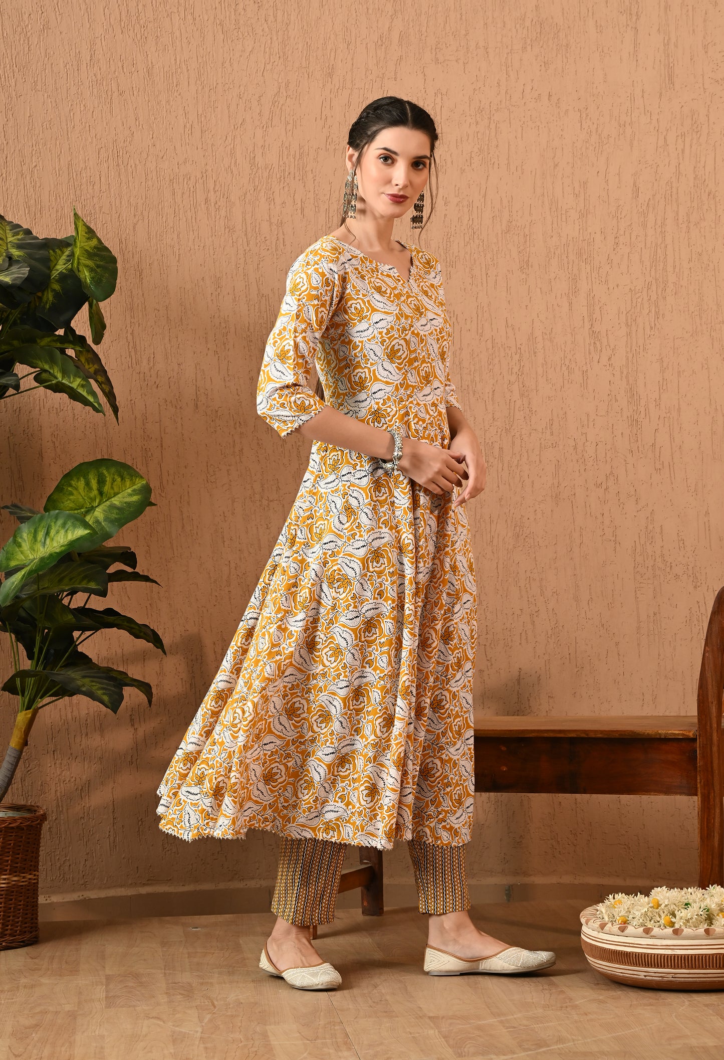 Svarnima – Yellow Floral Print Kurta Pant Set with Lace Detailing