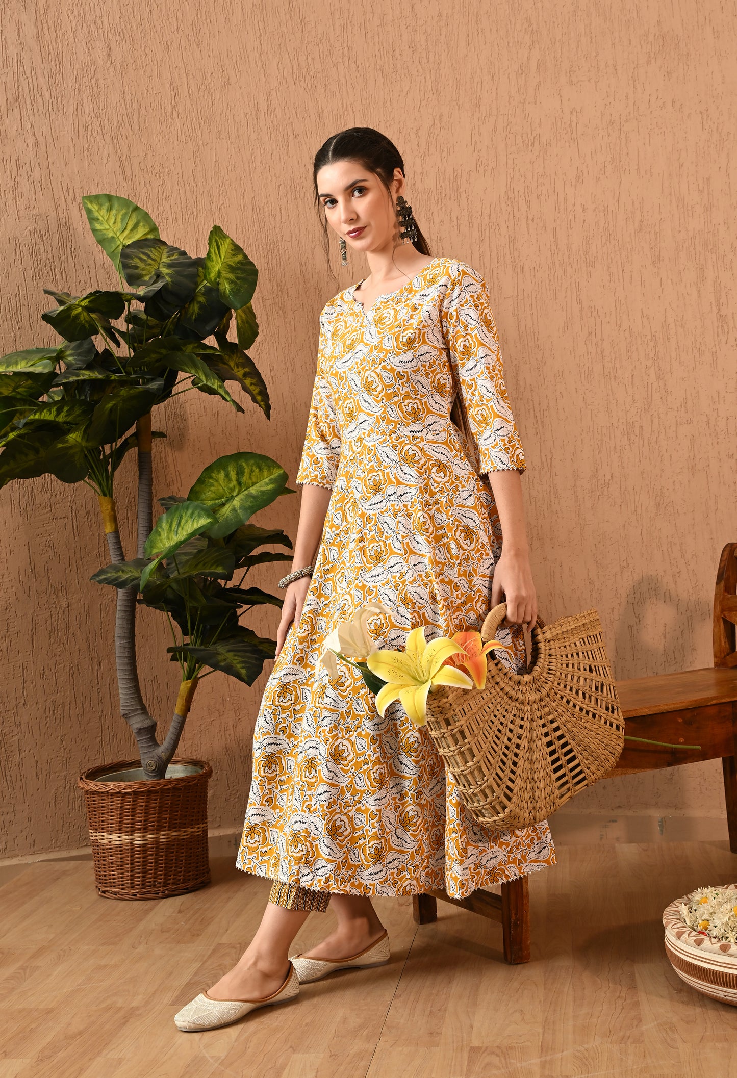 Svarnima – Yellow Floral Print Kurta Pant Set with Lace Detailing