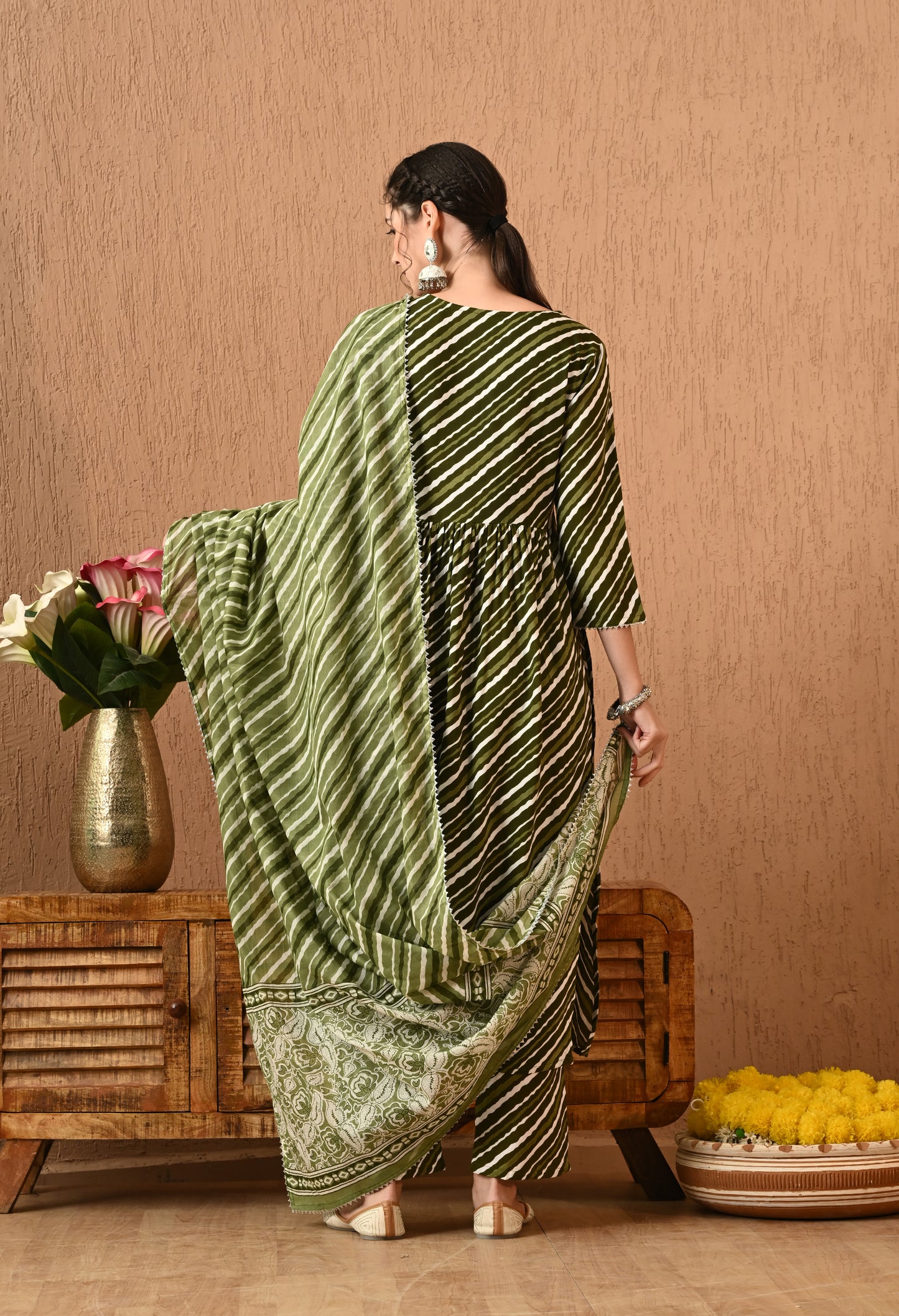 Yashira – Olive Green Leheriya Print Kurta Pant Set with Leheriya Dupatta and Lacework