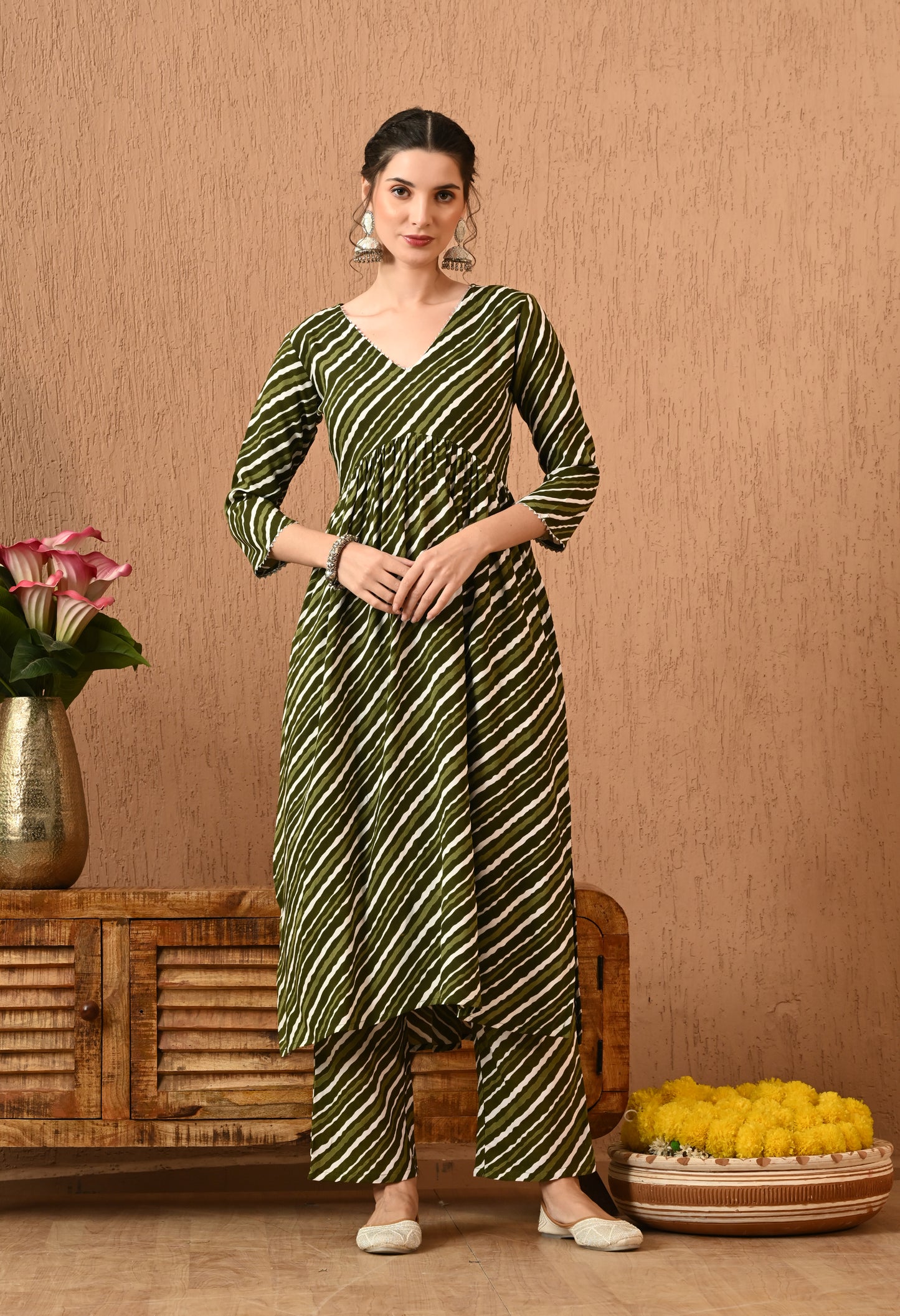 Yashira – Olive Green Leheriya Print Kurta Pant Set with Leheriya Dupatta and Lacework