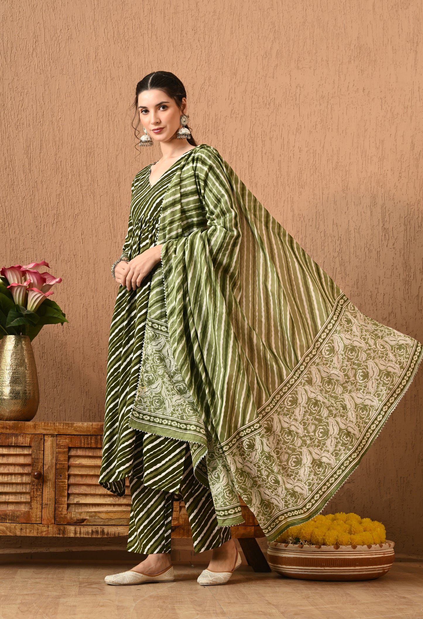 Yashira – Olive Green Leheriya Print Kurta Pant Set with Leheriya Dupatta and Lacework