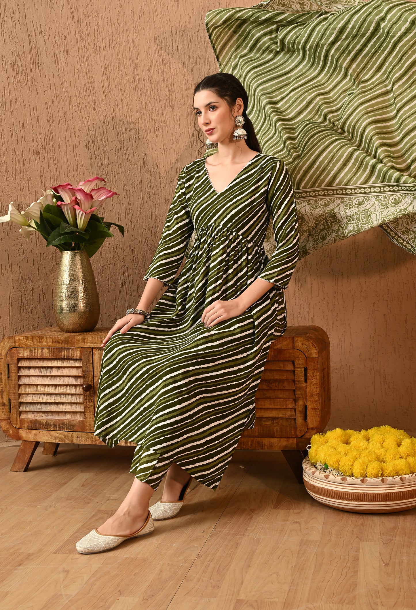 Yashira – Olive Green Leheriya Print Kurta Pant Set with Leheriya Dupatta and Lacework