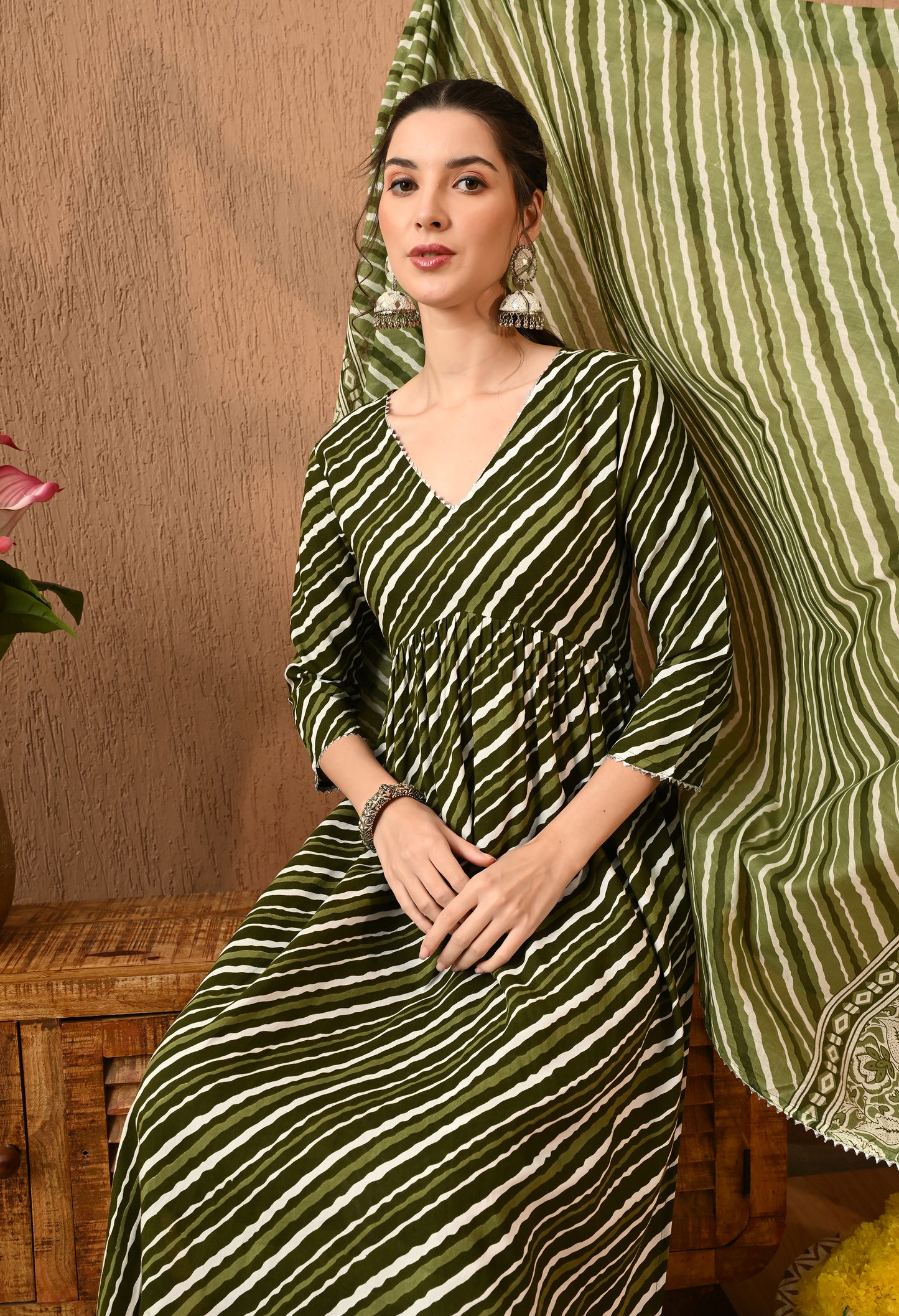 Yashira – Olive Green Leheriya Print Kurta Pant Set with Leheriya Dupatta and Lacework